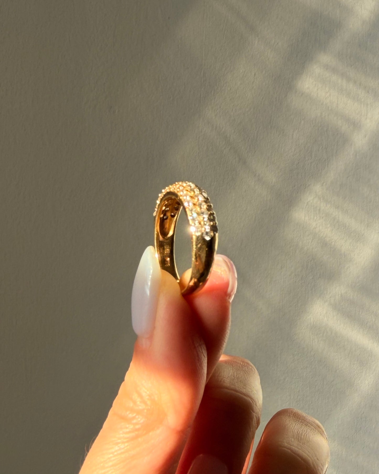Vintage 18k Gold Diamond Pave Donut Ring