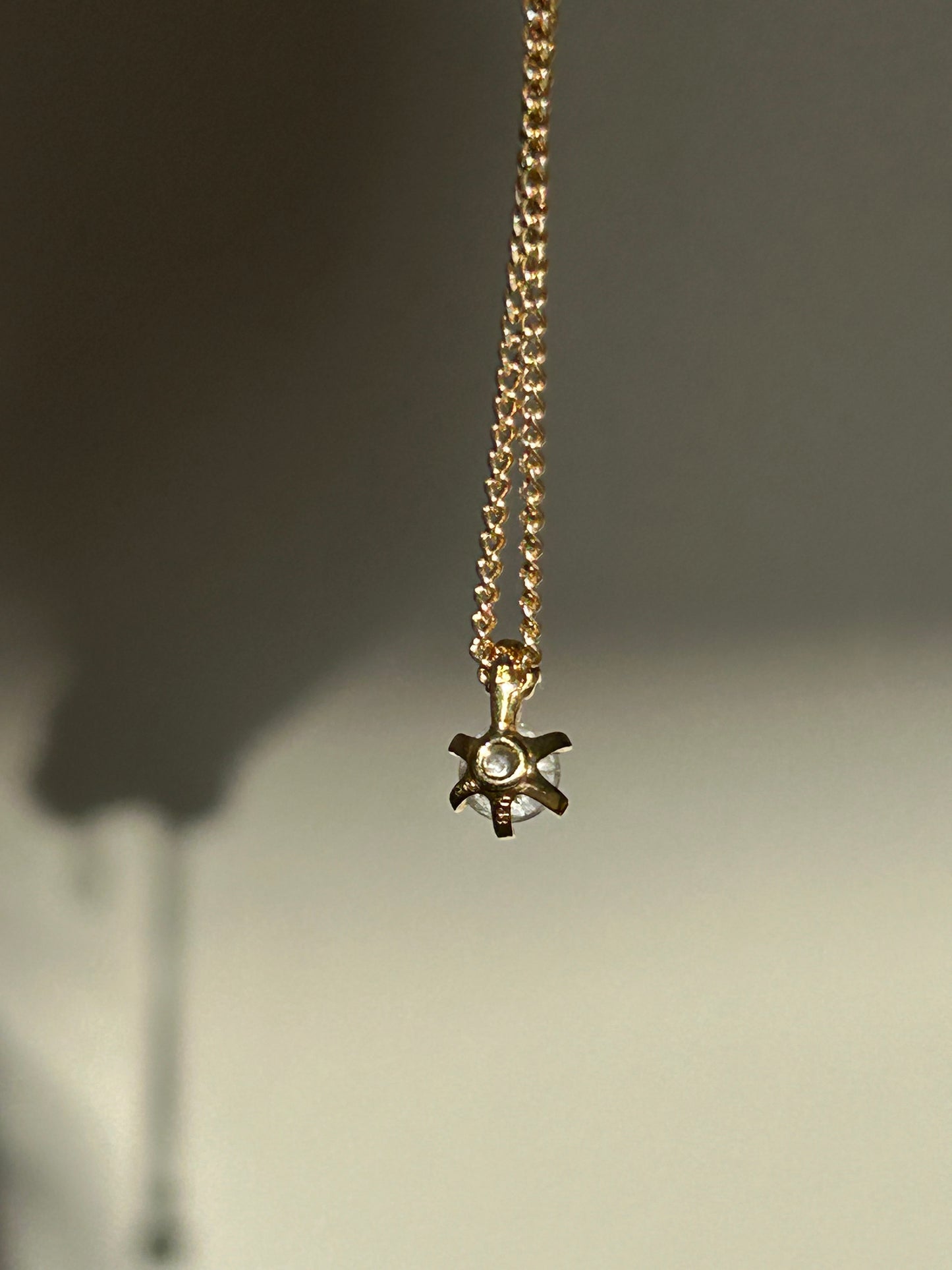 Vintage 14k Gold 0.2 ct Diamond Solitaire Pendant