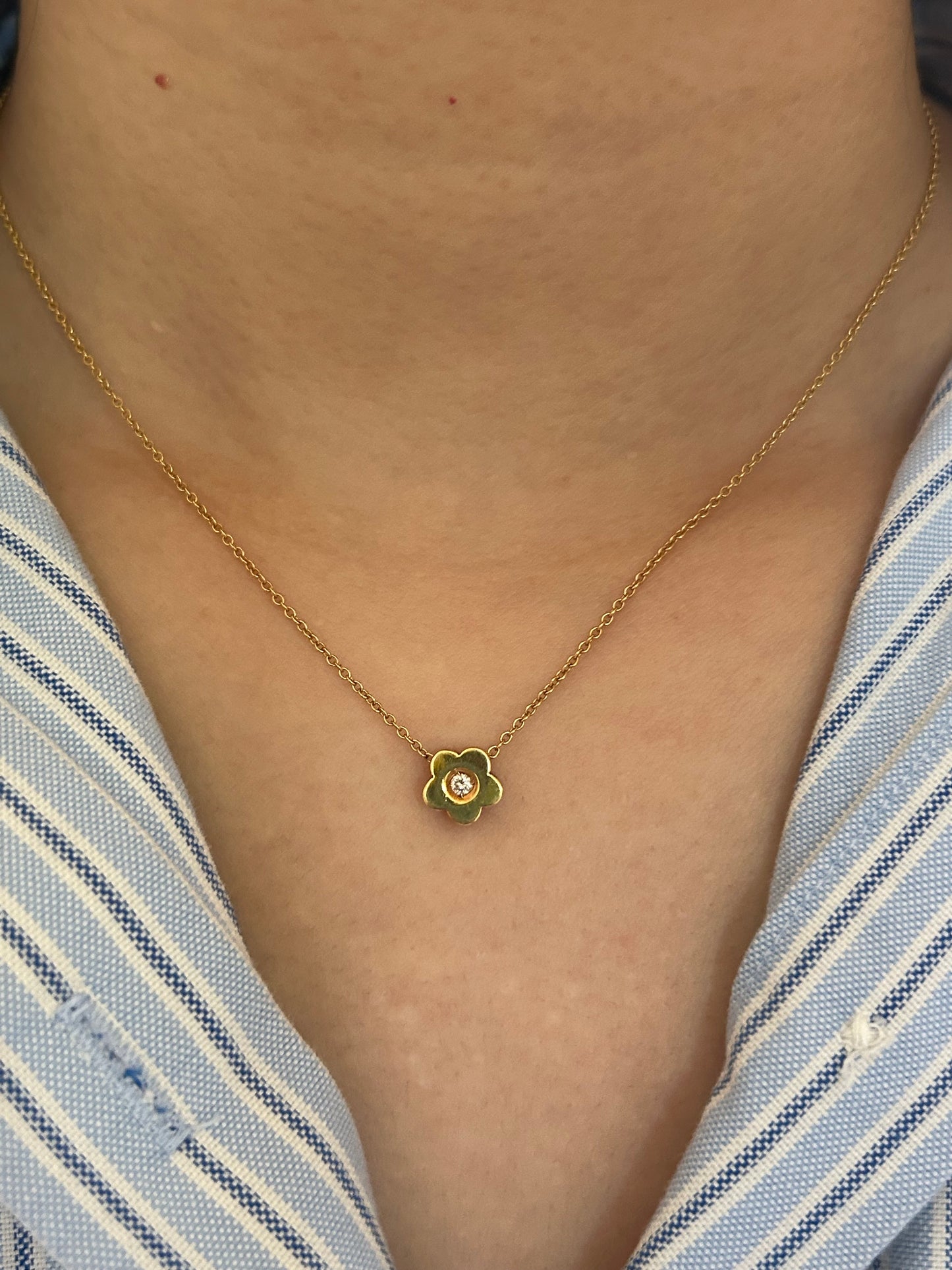 Dainty Vintage 18k Flower Pendant Chain: Diamond Center