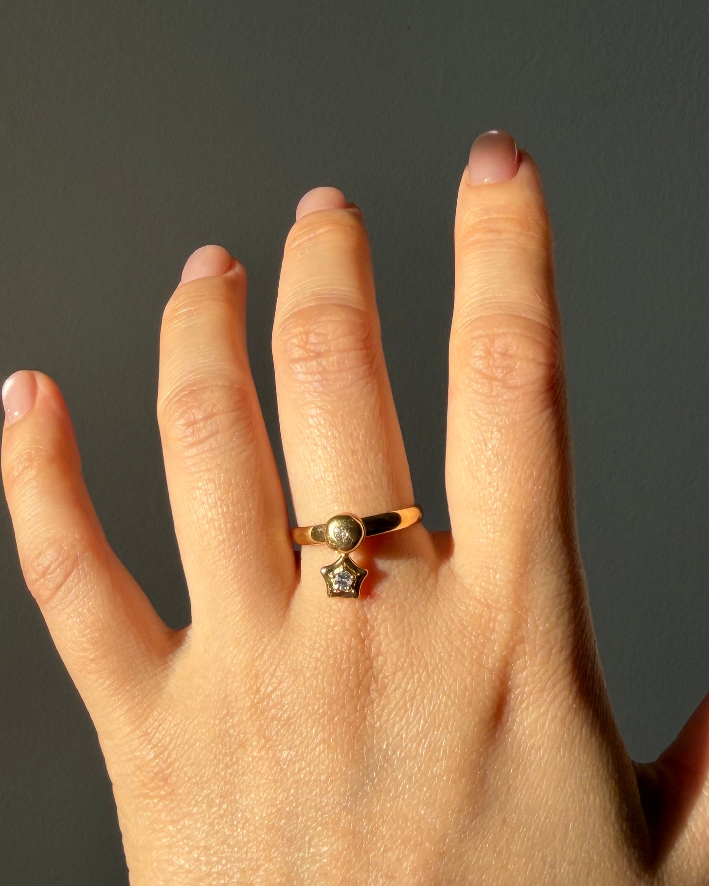 Vintage Circa 1990s 18k Gold Diamond Star Spinner Ring