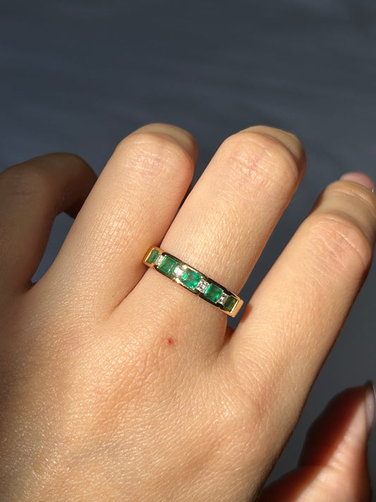 Vintage 18k Emerald and Diamond Stacking Ring: US Size 6