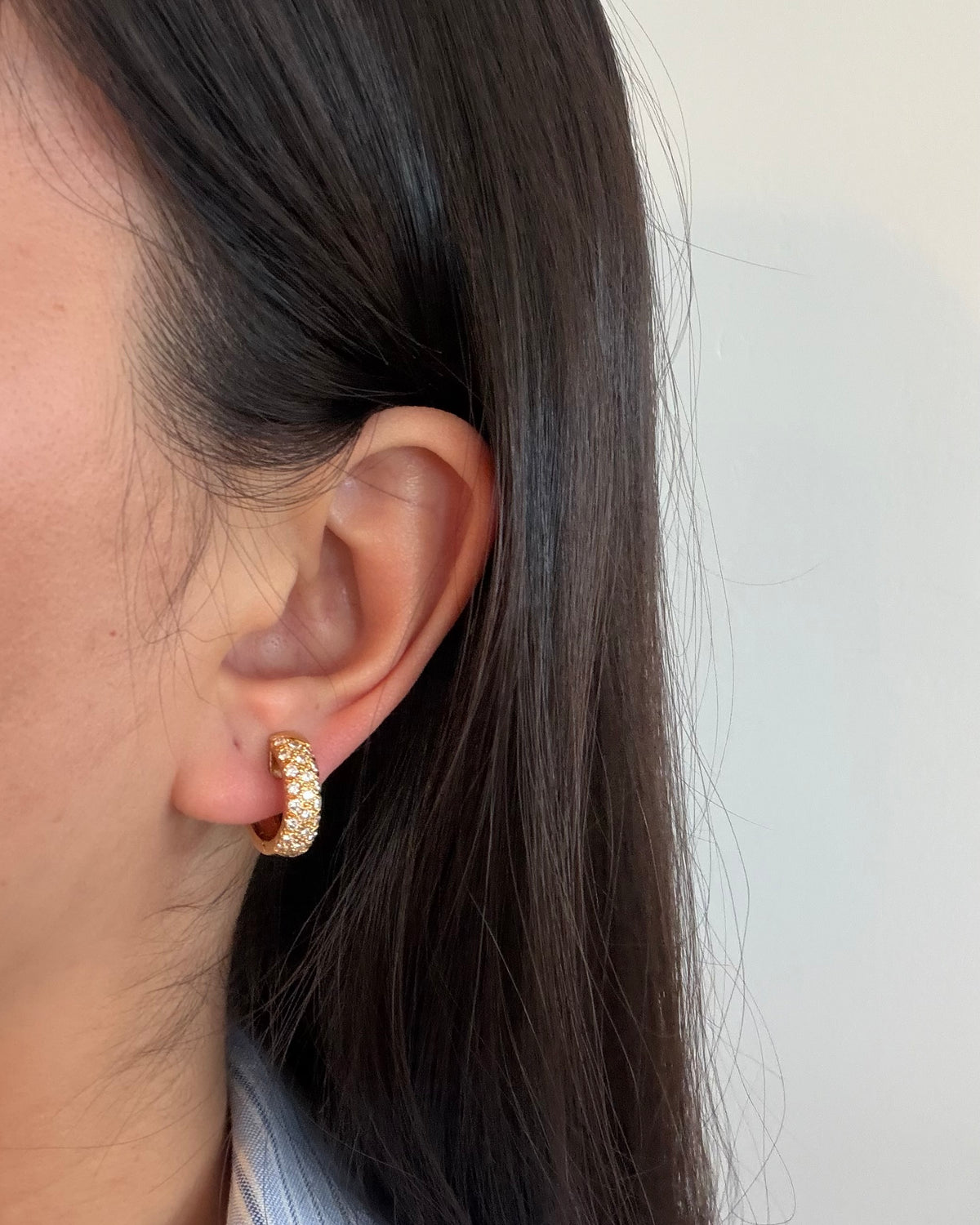 Vintage 18k Gold 1.05 CTW Pave Diamond Chubby Clicker Hoops