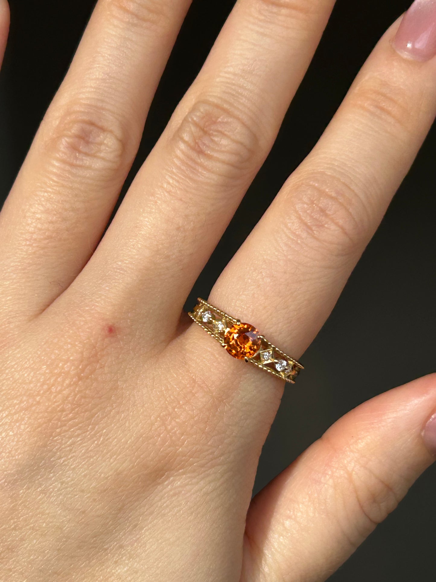 Vintage 18k Gold Mandarin Garnet Ring