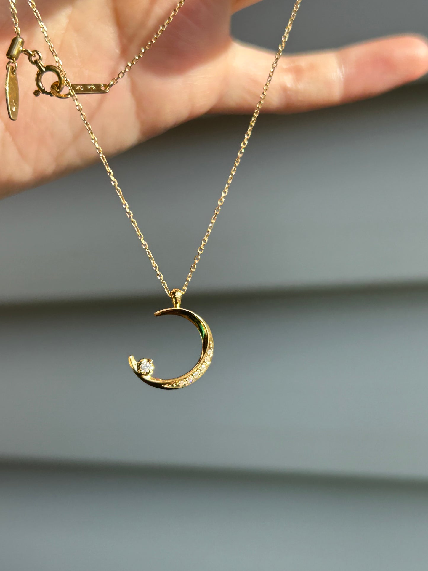 Vintage 18k Crescent Moon Diamond Pendant Chain