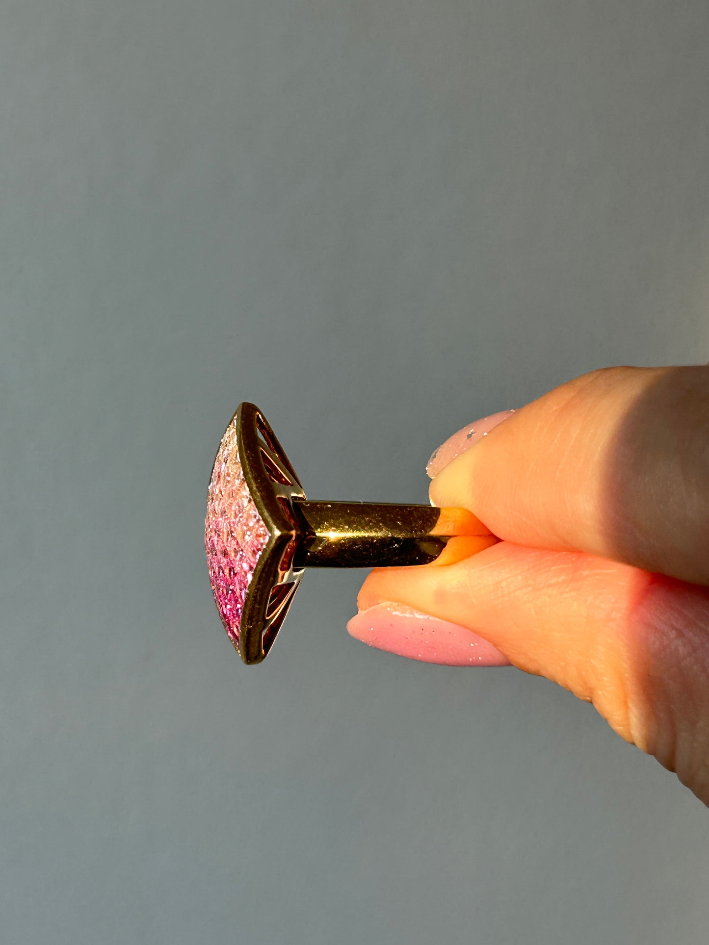 Vintage 18k Pink Sapphire Ombre Invisible Set Ring: US Size 6.25