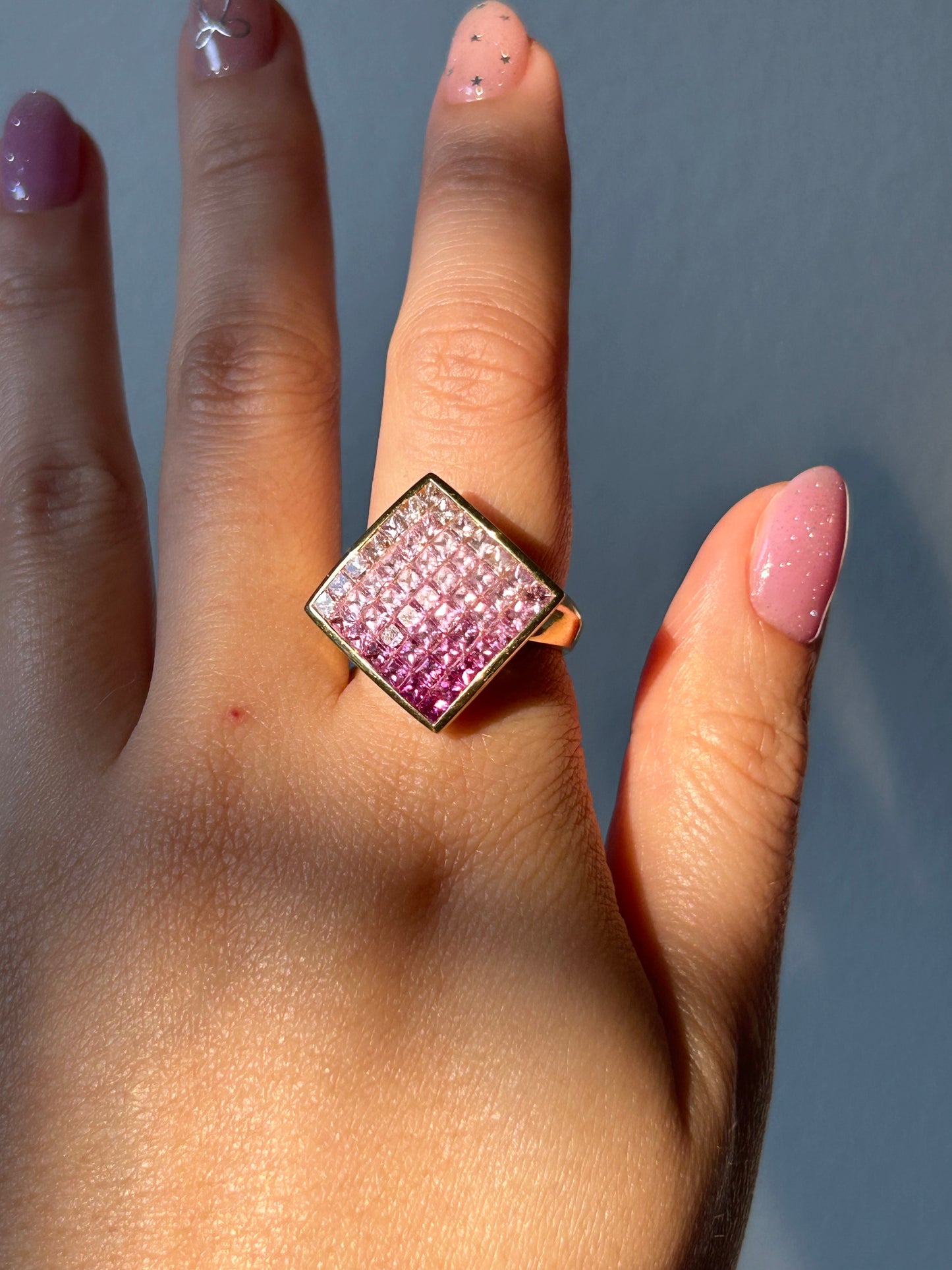 Vintage 18k Pink Sapphire Ombre Invisible Set Ring: US Size 6.25