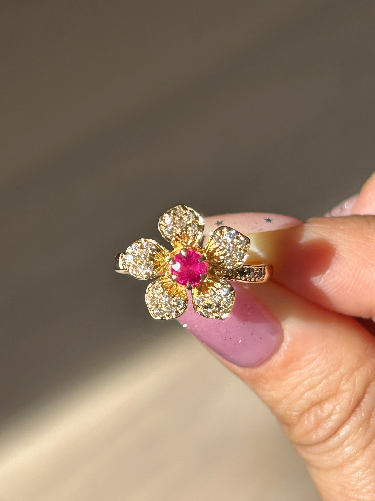 Vintage 18k Cherry Blossom Flower Ring: Size 6.75
