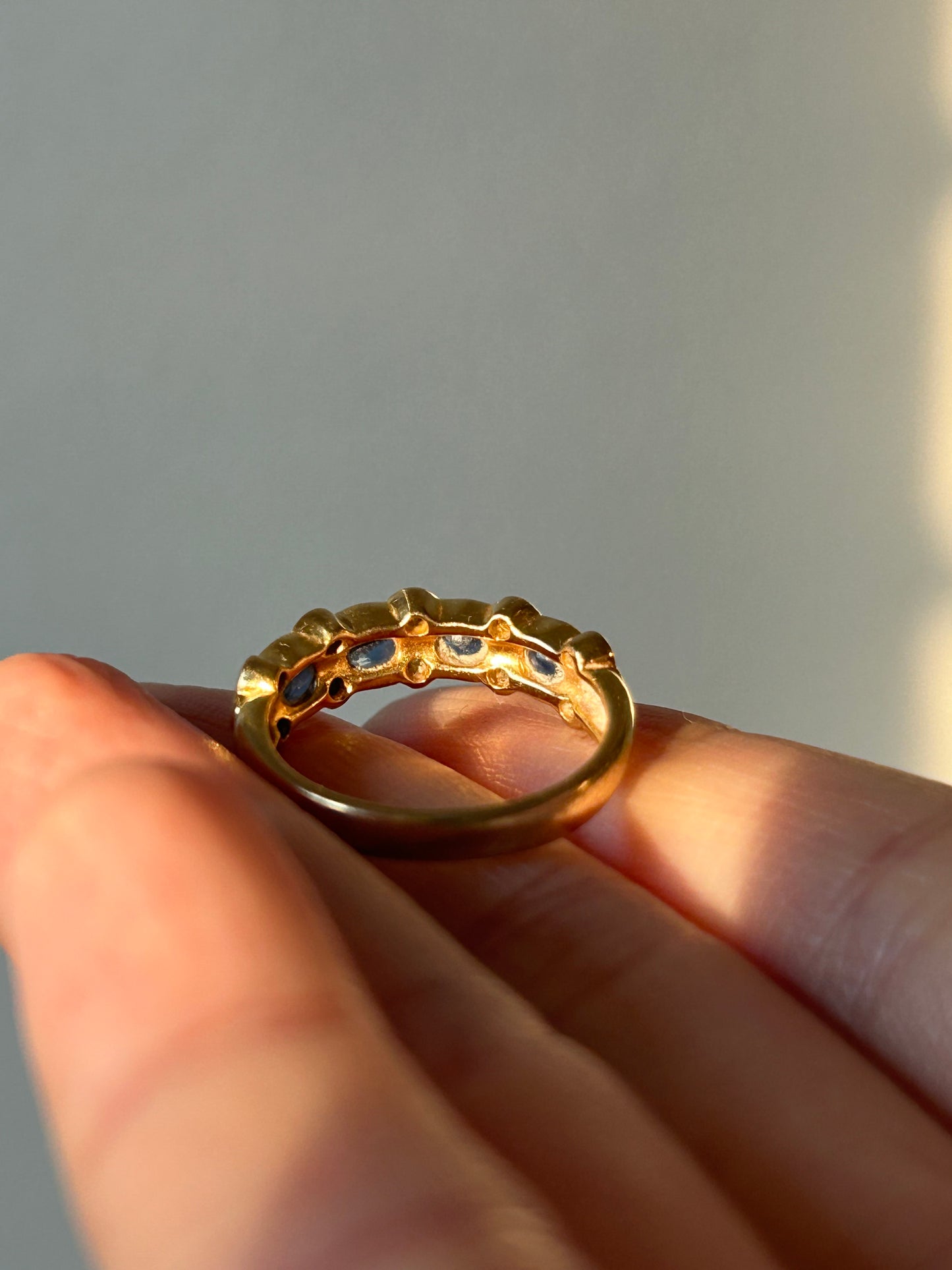 Vintage 18k Oval Sapphire and Diamond Stacking Band: US Size 5.75