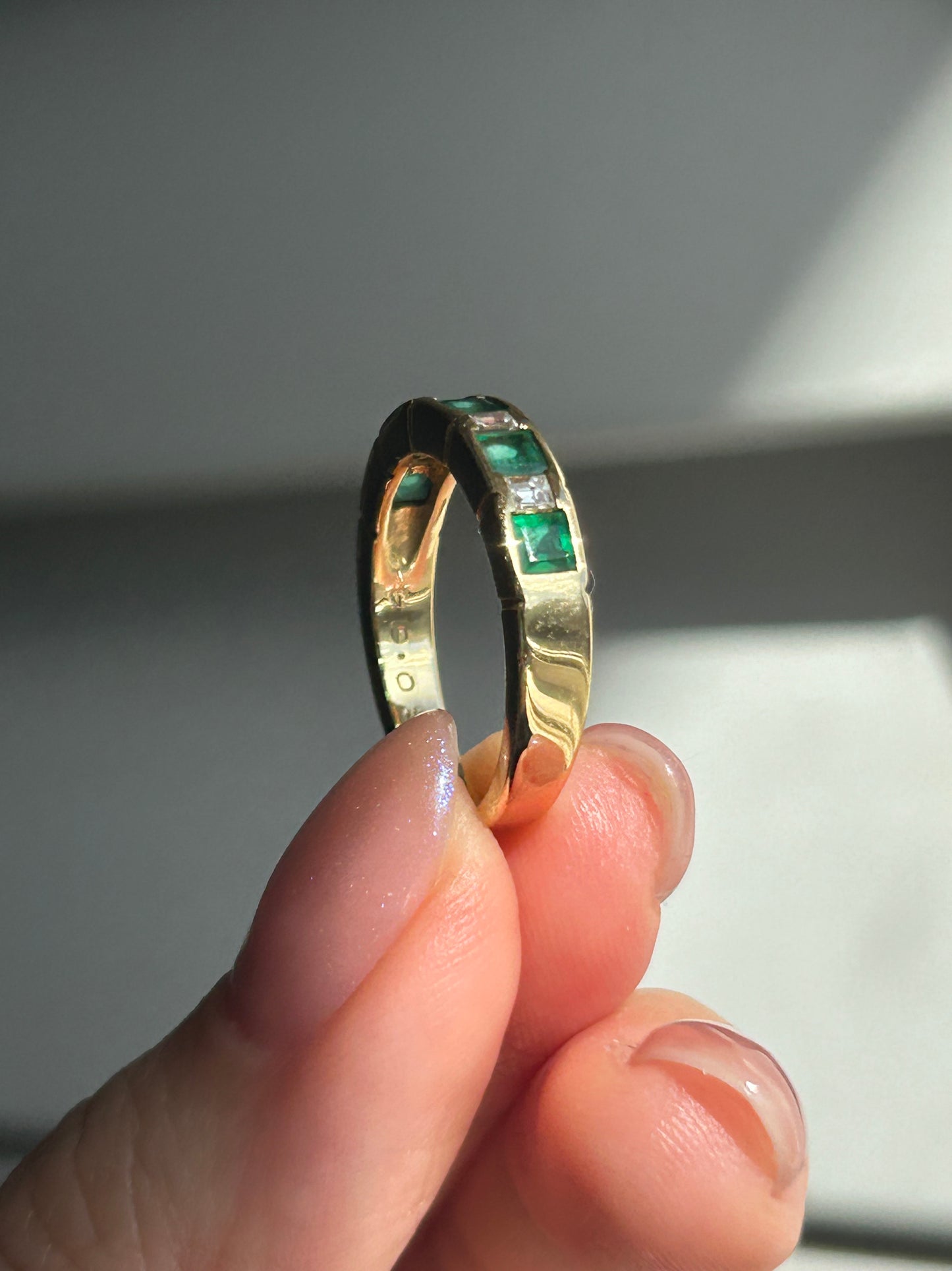 Vintage 18k Emerald and Diamond Stacking Ring: US Size 6