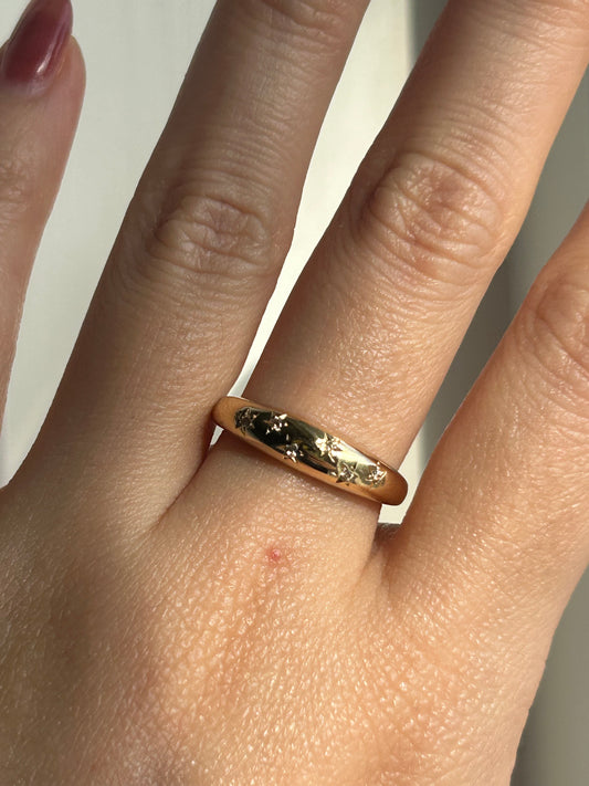 Vintage 18k Gold Diamond Starburst Thin Dome Ring