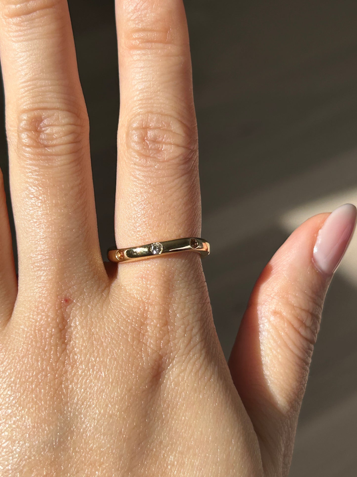 18k Orange Saphire and Diamond Wavy Stacking Ring: US Size 6.25