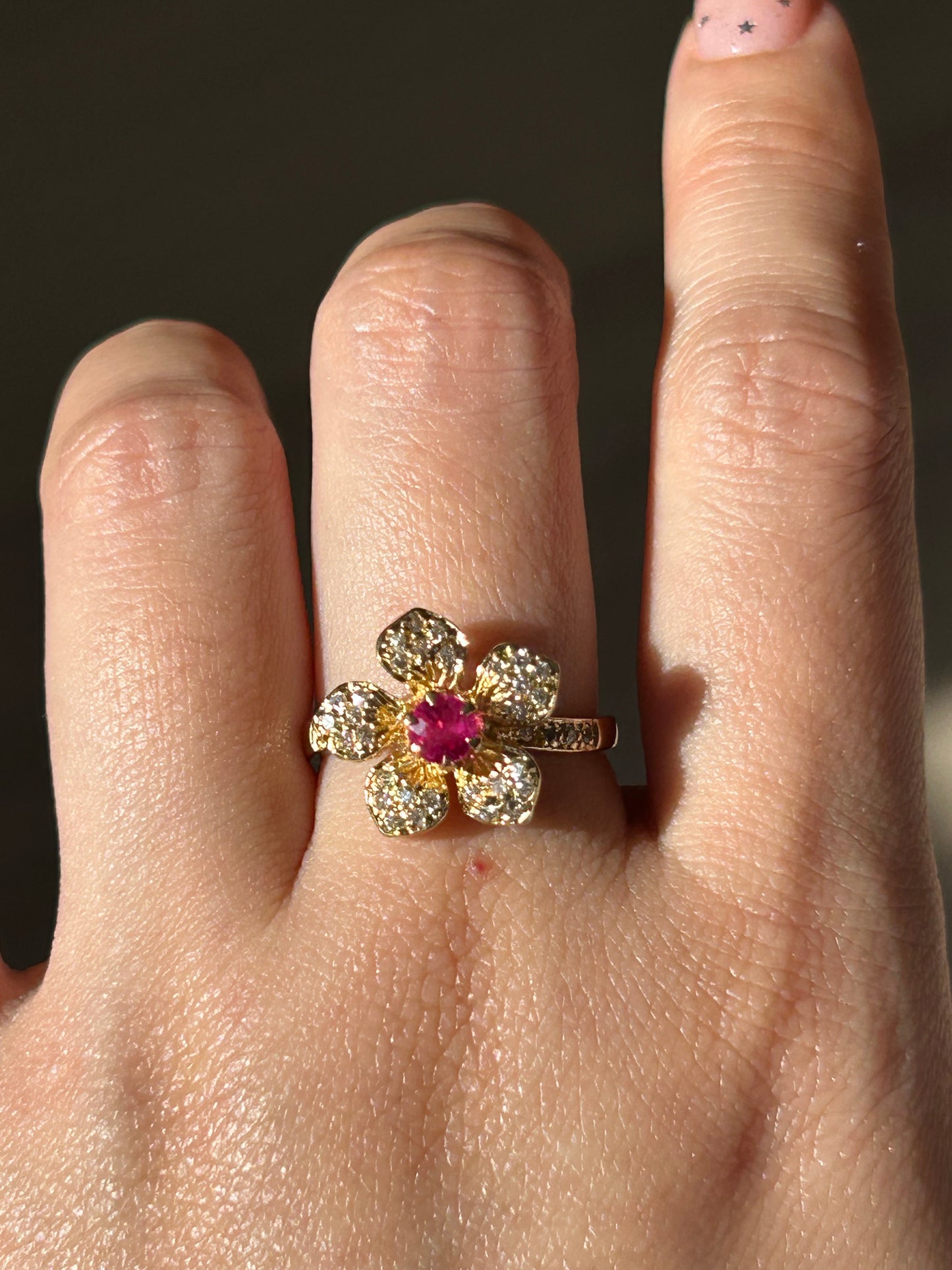 Vintage 18k Cherry Blossom Flower Ring: Size 6.75
