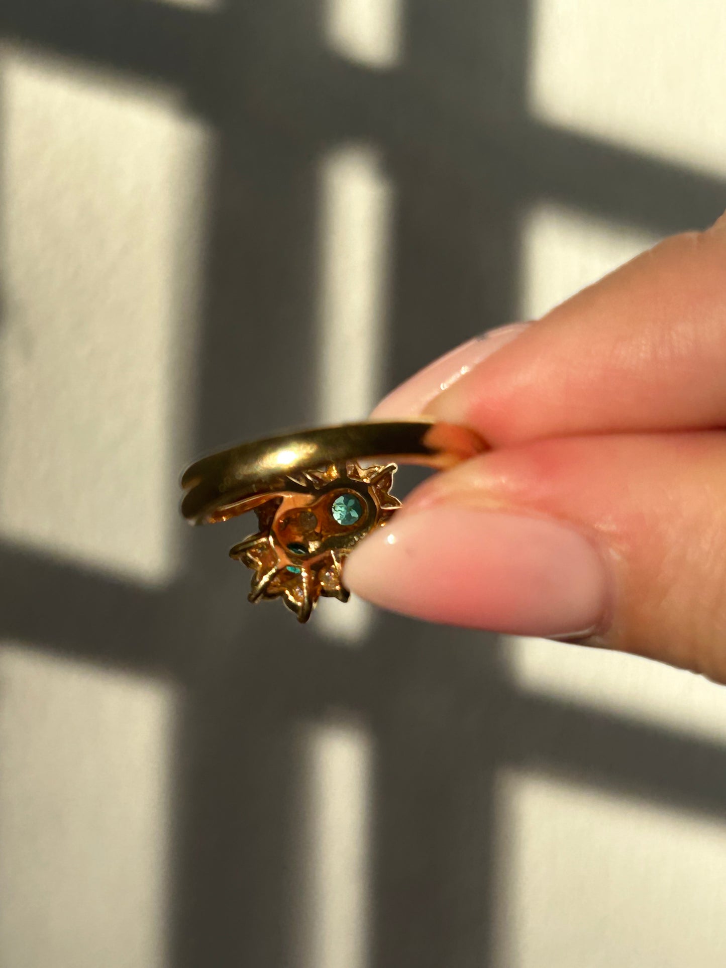 Vintage 18k Diamond and Emerald Twin Flowers Ring: US Size 7