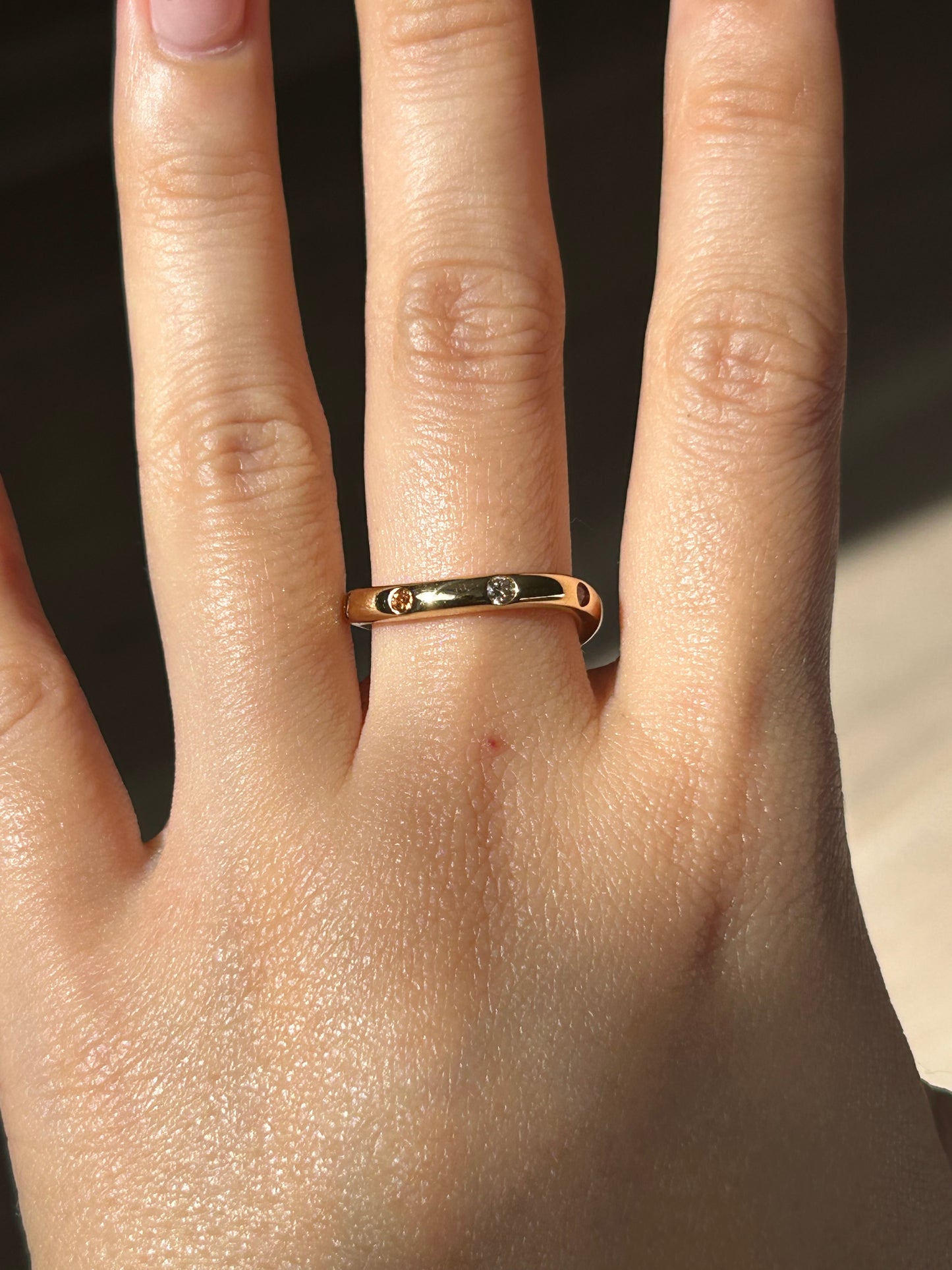 18k Orange Saphire and Diamond Wavy Stacking Ring: US Size 6.25