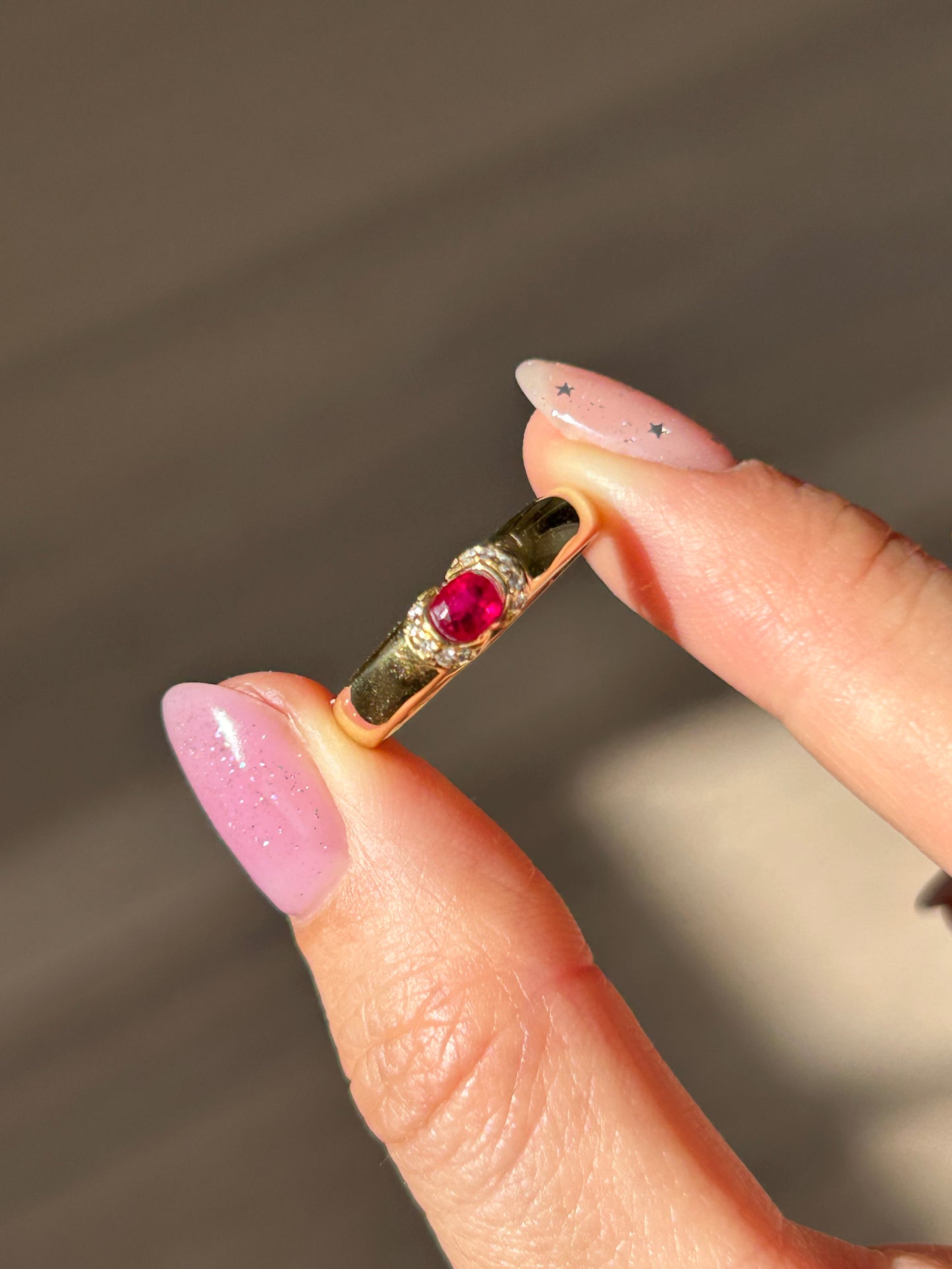 Vintage 18k East West Oval Ruby Half Bezel Ring: US Size 8.25