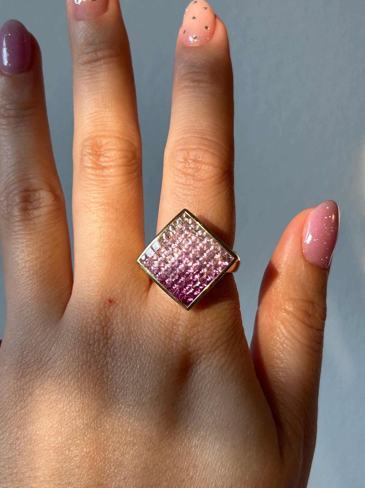 Vintage 18k Pink Sapphire Ombre Invisible Set Ring: US Size 6.25