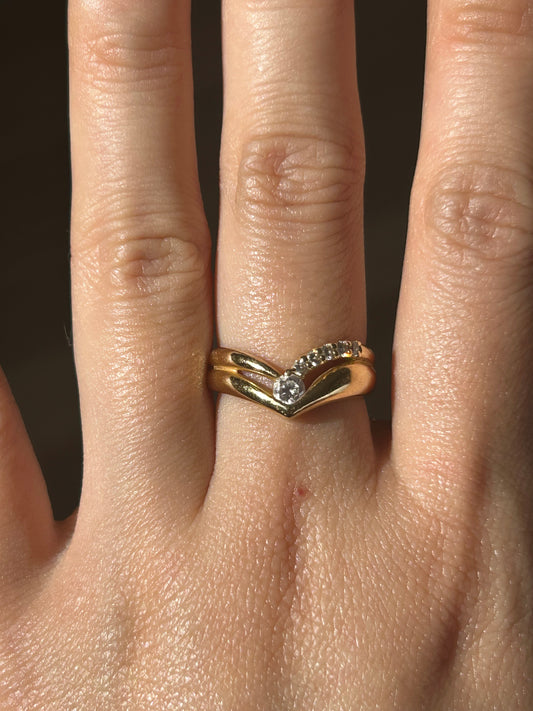 Vintage 18k Diamond Chevron Ring: US Size 5