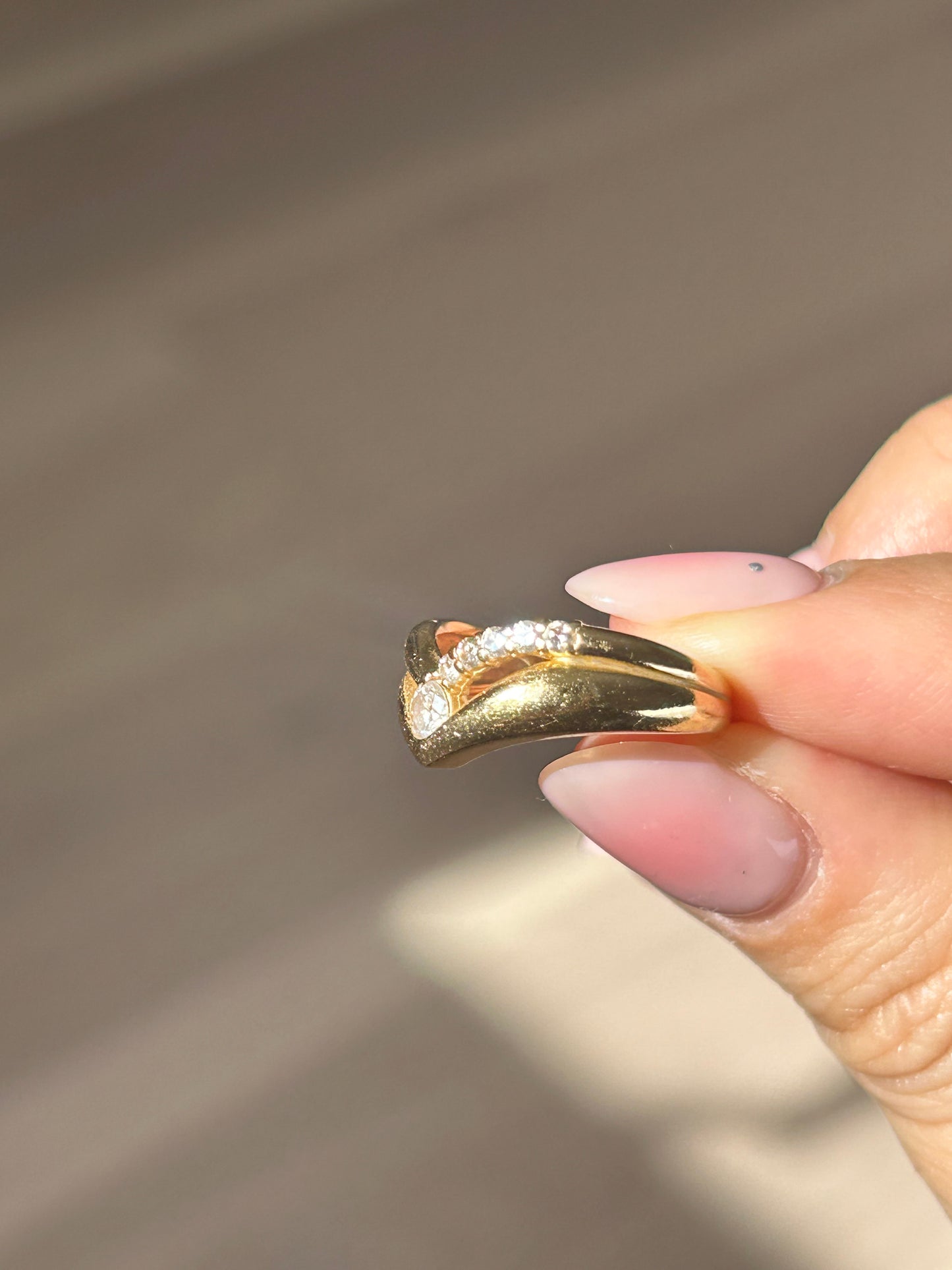 Vintage 18k Diamond Chevron Ring: US Size 5