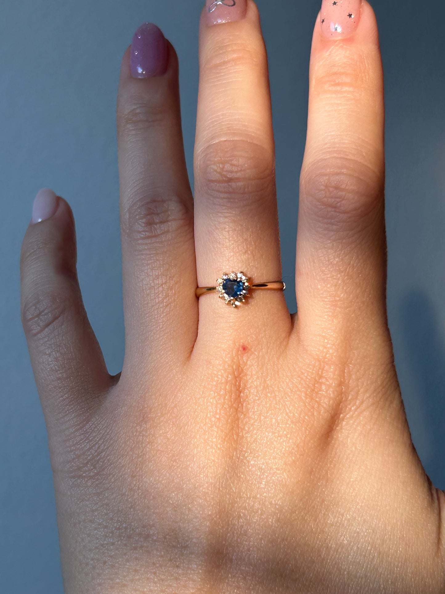 Vintage 18k Heart Sapphire Ring: Diamond Halo, Size 6