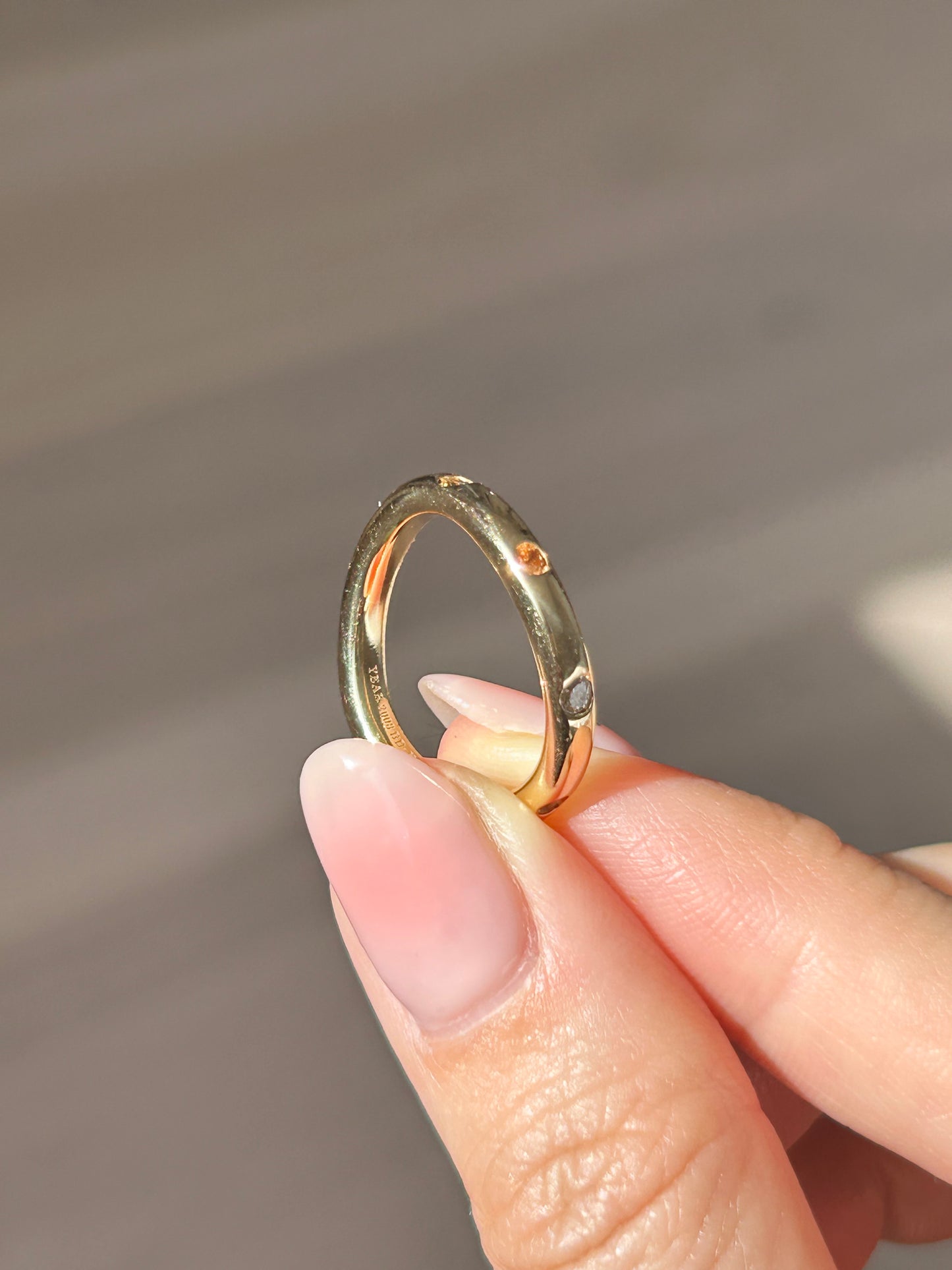 18k Orange Saphire and Diamond Wavy Stacking Ring: US Size 6.25