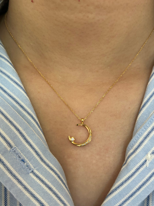 Vintage 18k Crescent Moon Diamond Pendant Chain