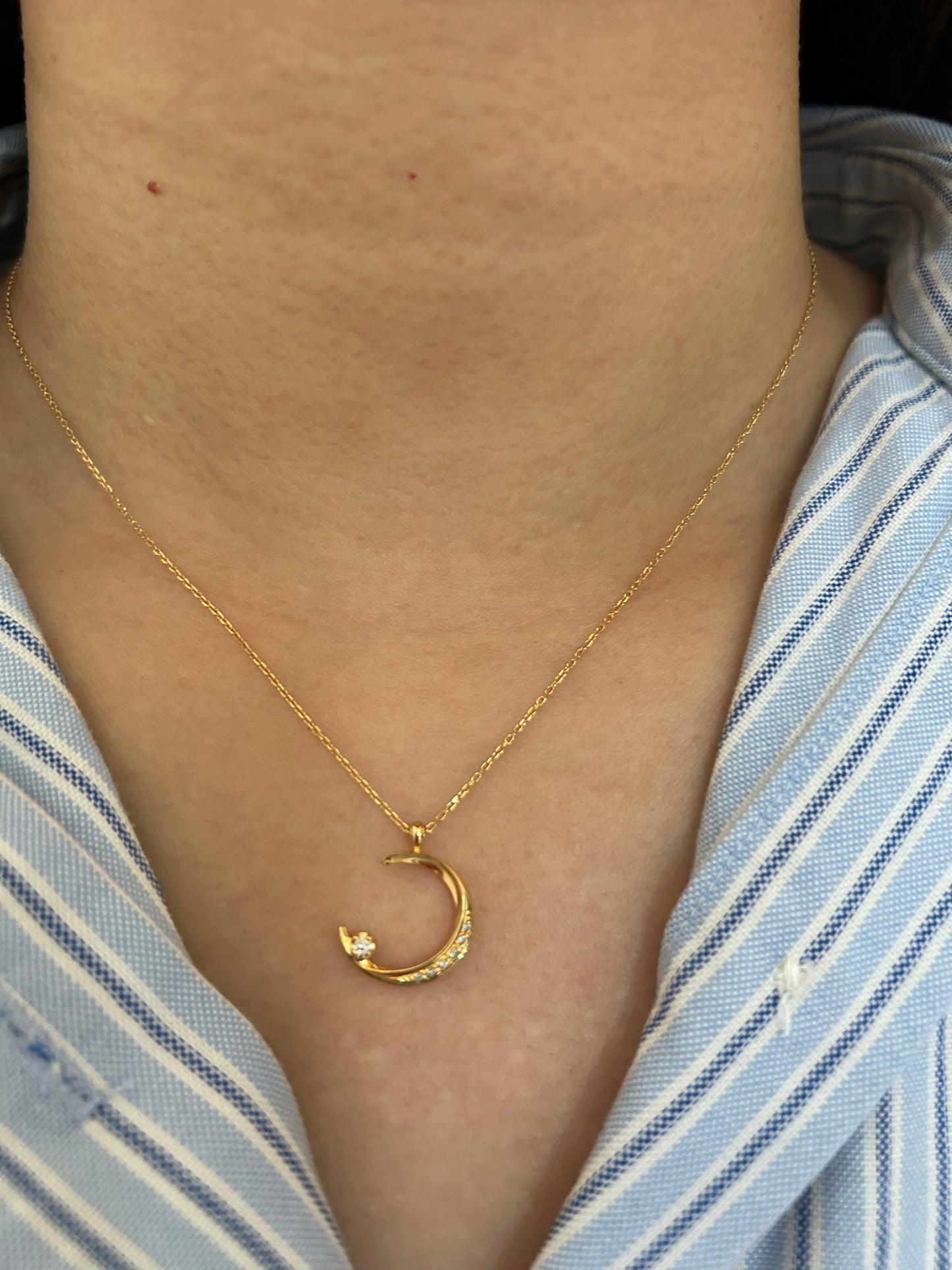 Vintage 18k Crescent Moon Diamond Pendant Chain