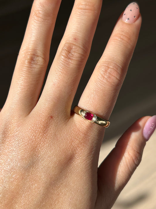Vintage 18k East West Oval Ruby Half Bezel Ring: US Size 8.25