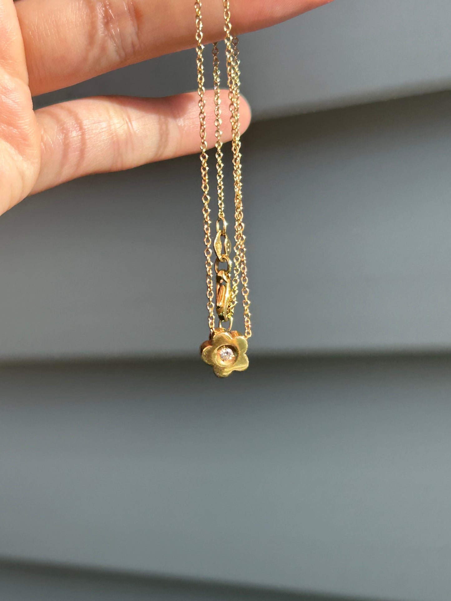 Dainty Vintage 18k Flower Pendant Chain: Diamond Center