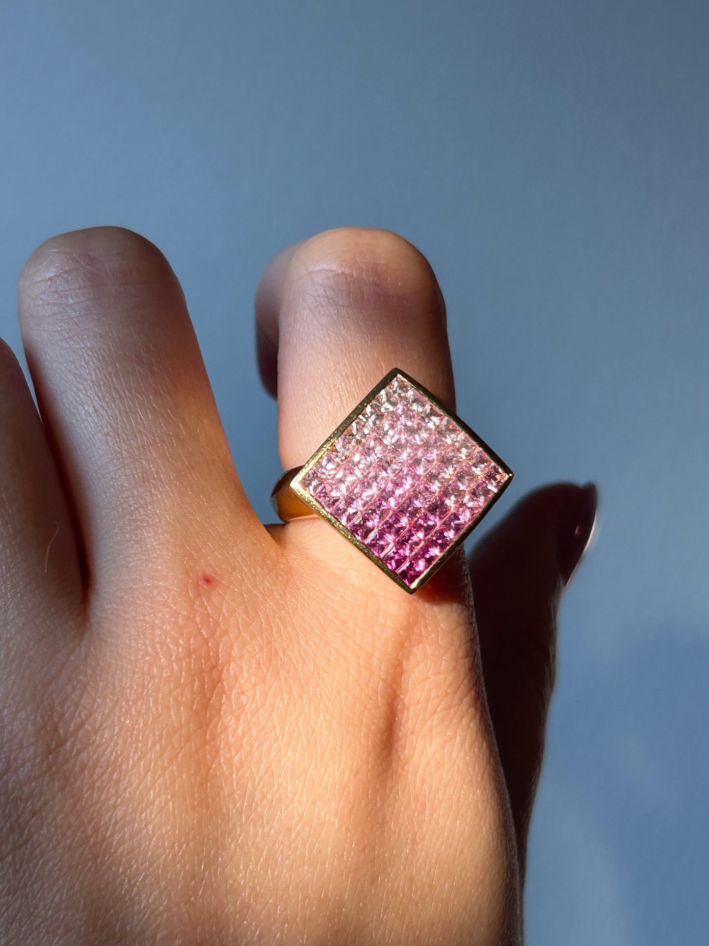 Vintage 18k Pink Sapphire Ombre Invisible Set Ring: US Size 6.25