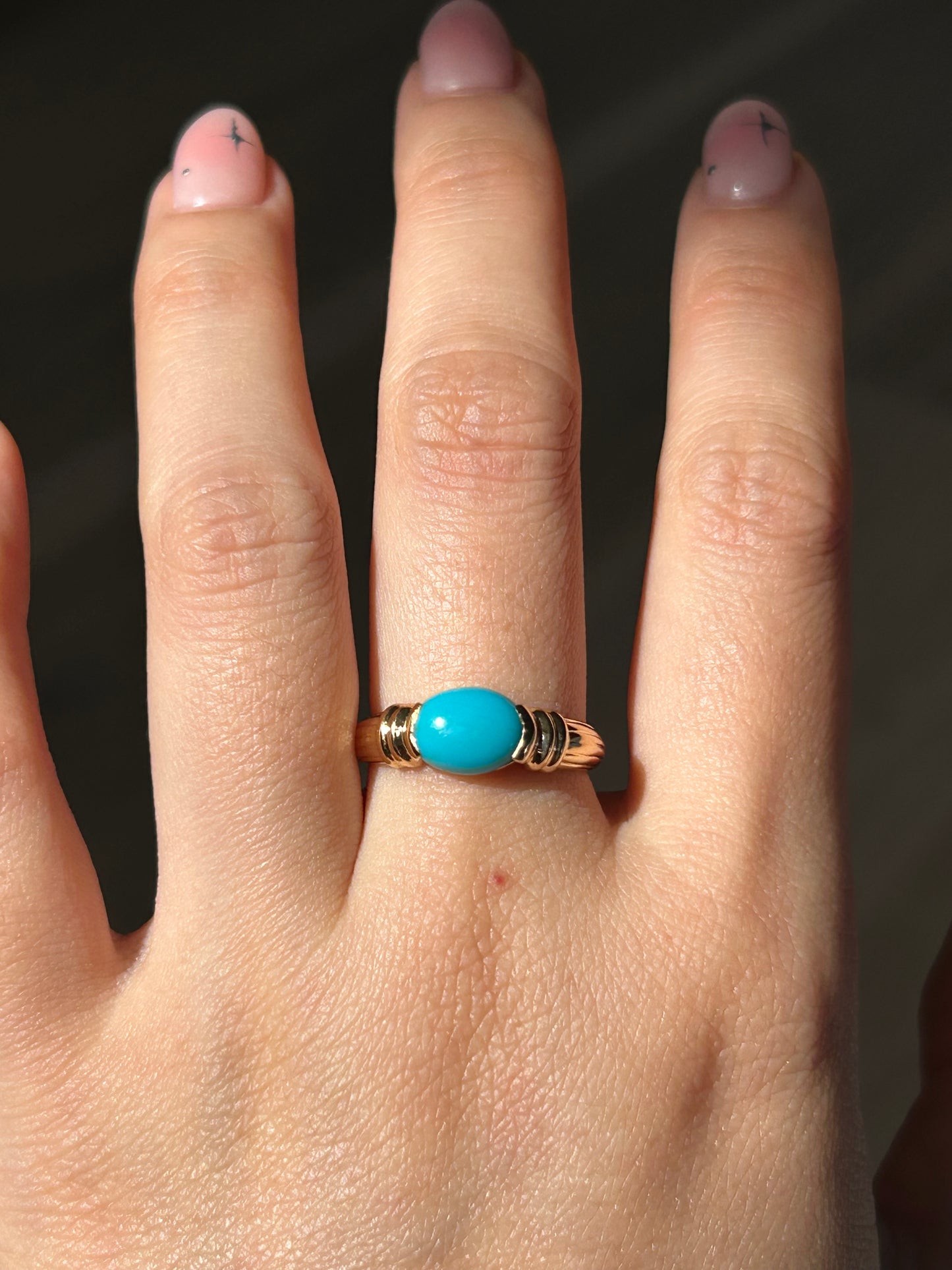 Vintage 18k East West Oval Turquoise Half Bezel Set Ring: US Size 6.75