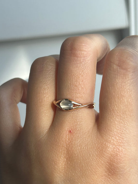 Vintage 18k Cat’s Eye Moonstone Cabochon Ring