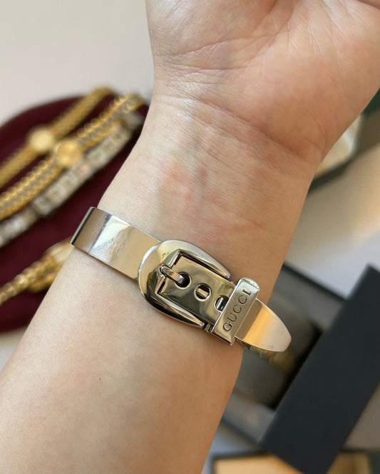 Vintage Stainless Steel Y2K Ultra-Minimalist Gucci Watch- Mirror-Like Polished Steel Dial