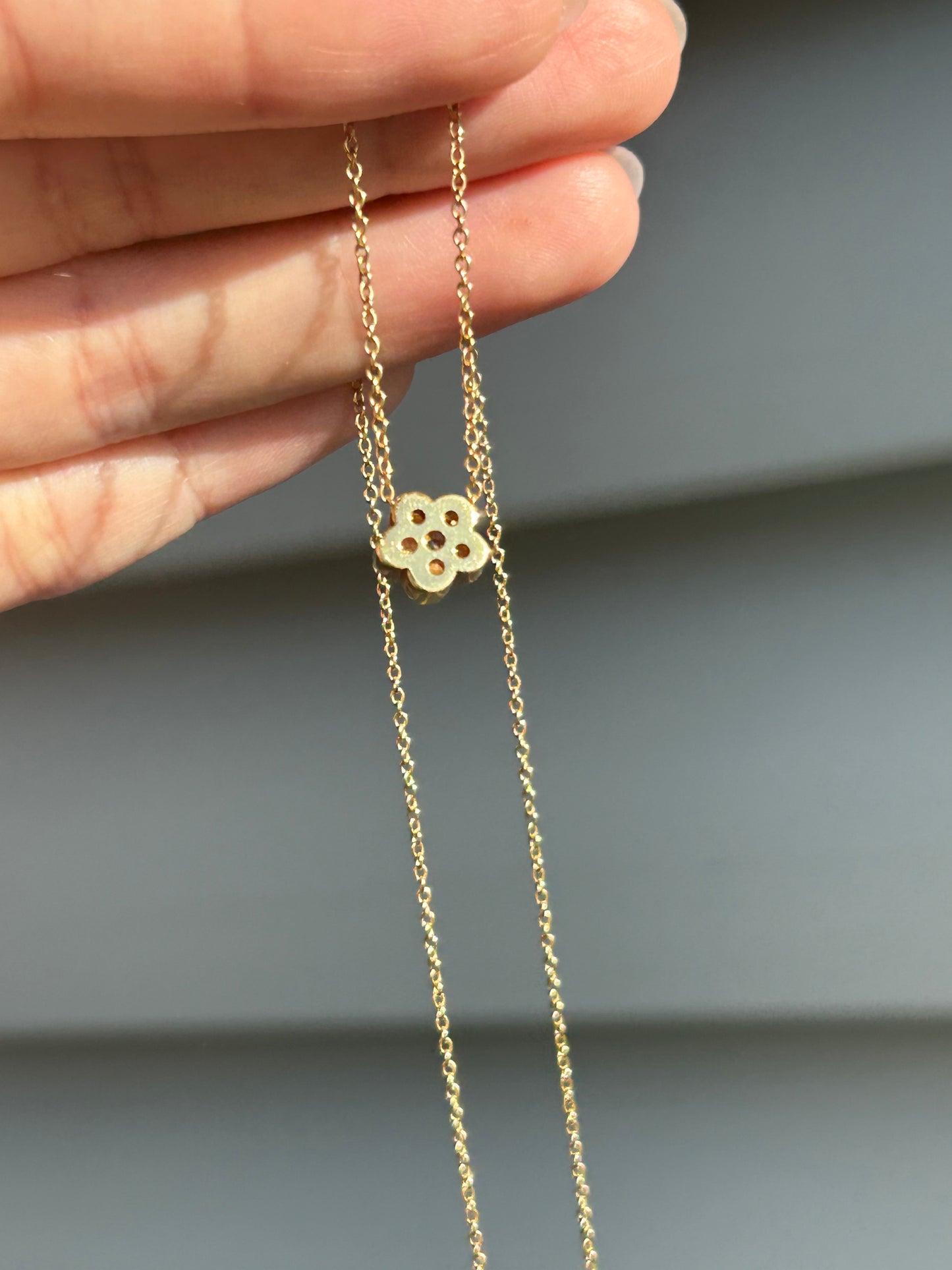Dainty Vintage 18k Flower Pendant Chain: Diamond Center