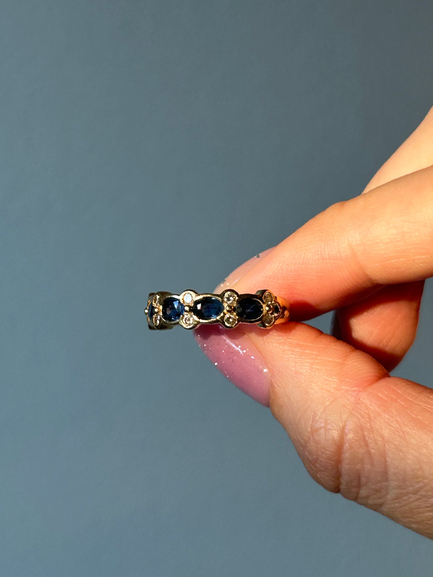 Vintage 18k Oval Sapphire and Diamond Stacking Band: US Size 5.75
