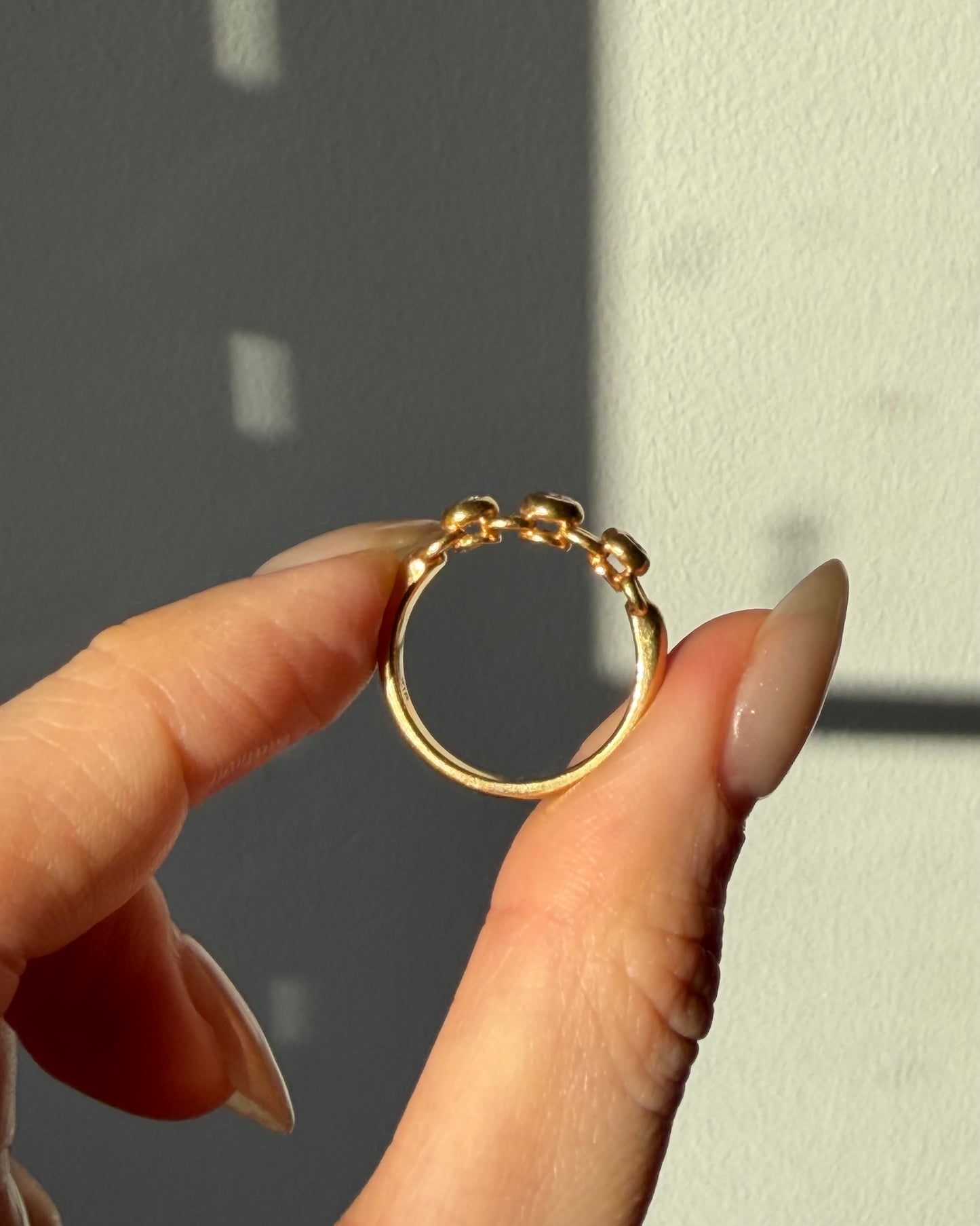 Vintage 18k Gold Bezel Set Diamond Trilogy Chain Motif Stacking Ring