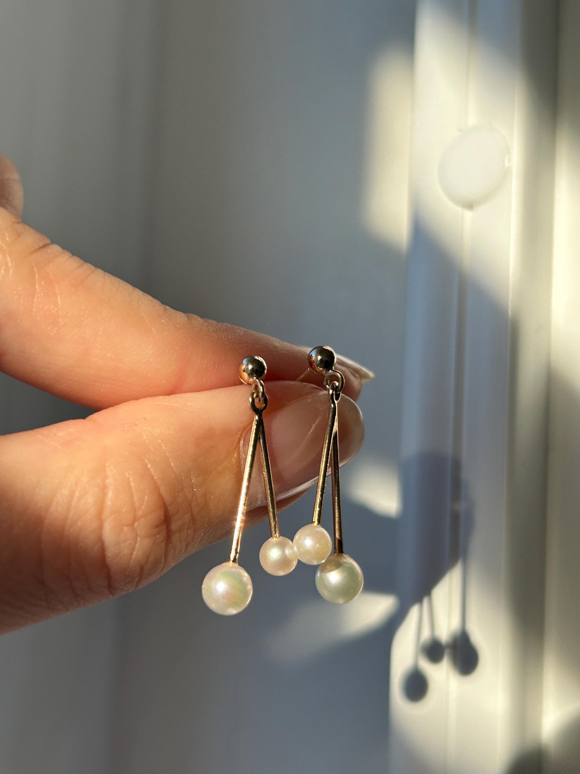 14k Gold Akoya Pearl Drop Earrings: Elegant Dangle Jewelry