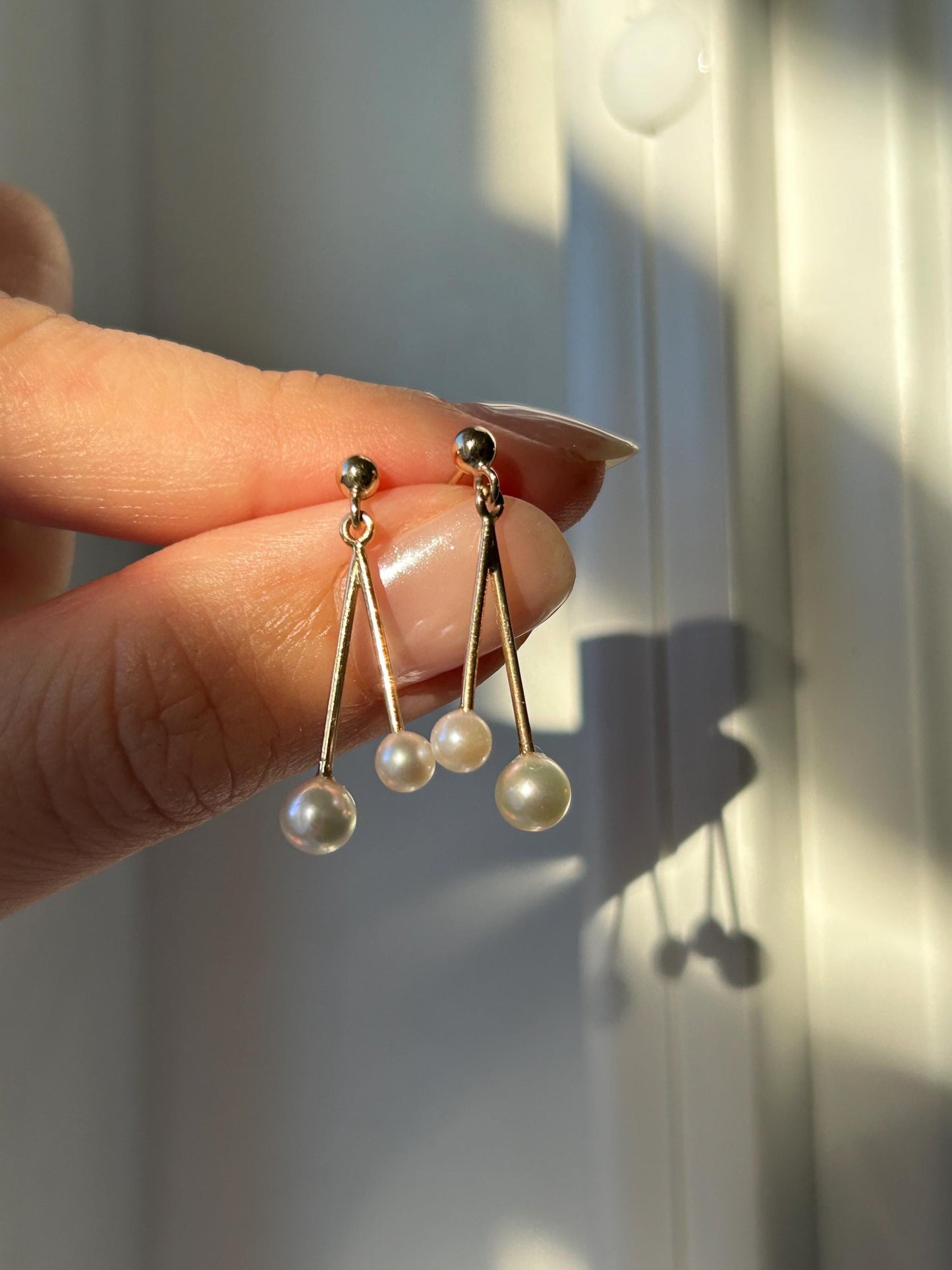 14k Gold Akoya Pearl Drop Earrings: Elegant Dangle Jewelry