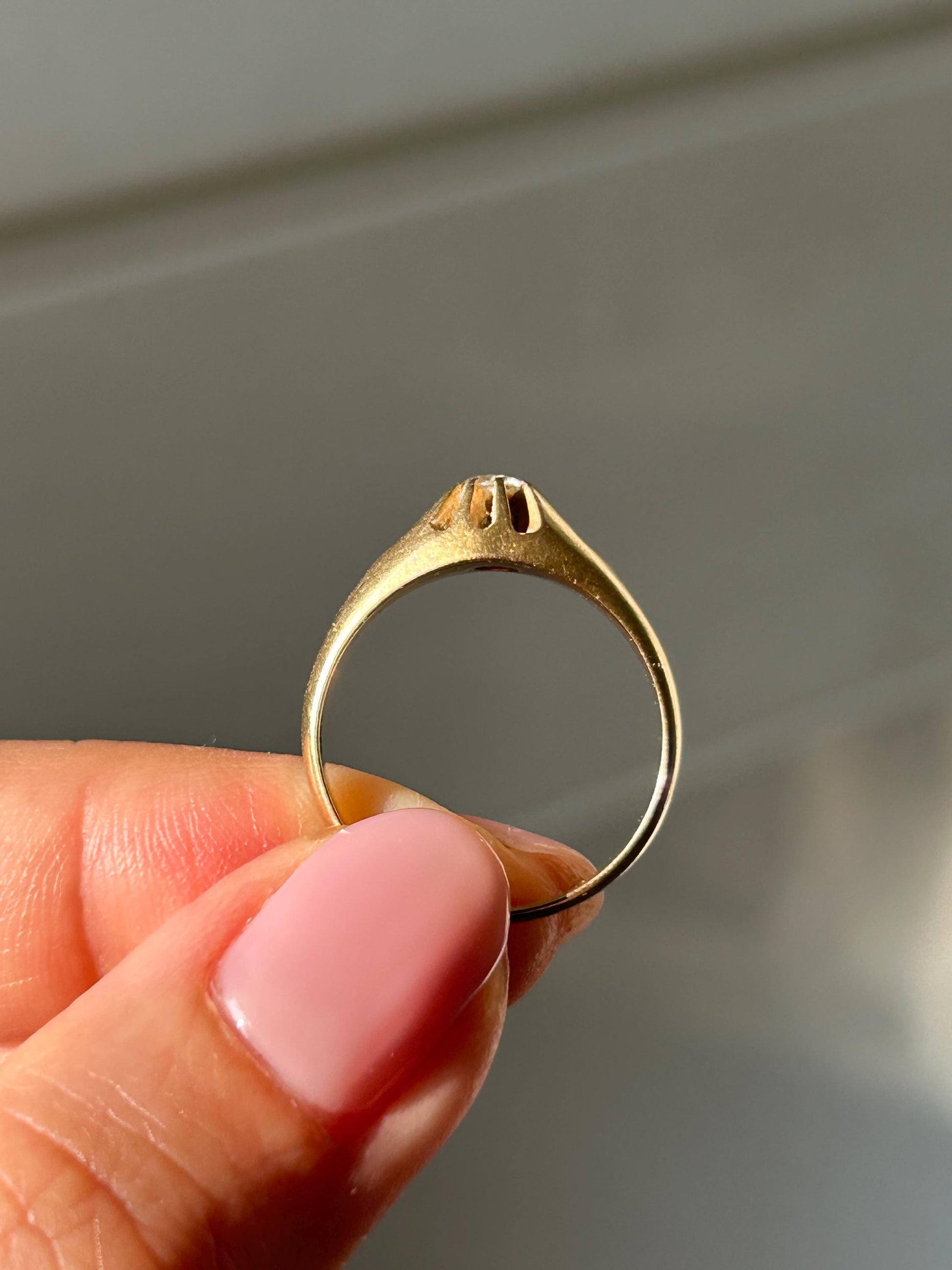 Vintage 18k Yellow Gold Diamond Solitaire Buttercup Ring: Belcher Setting, Size 6.25
