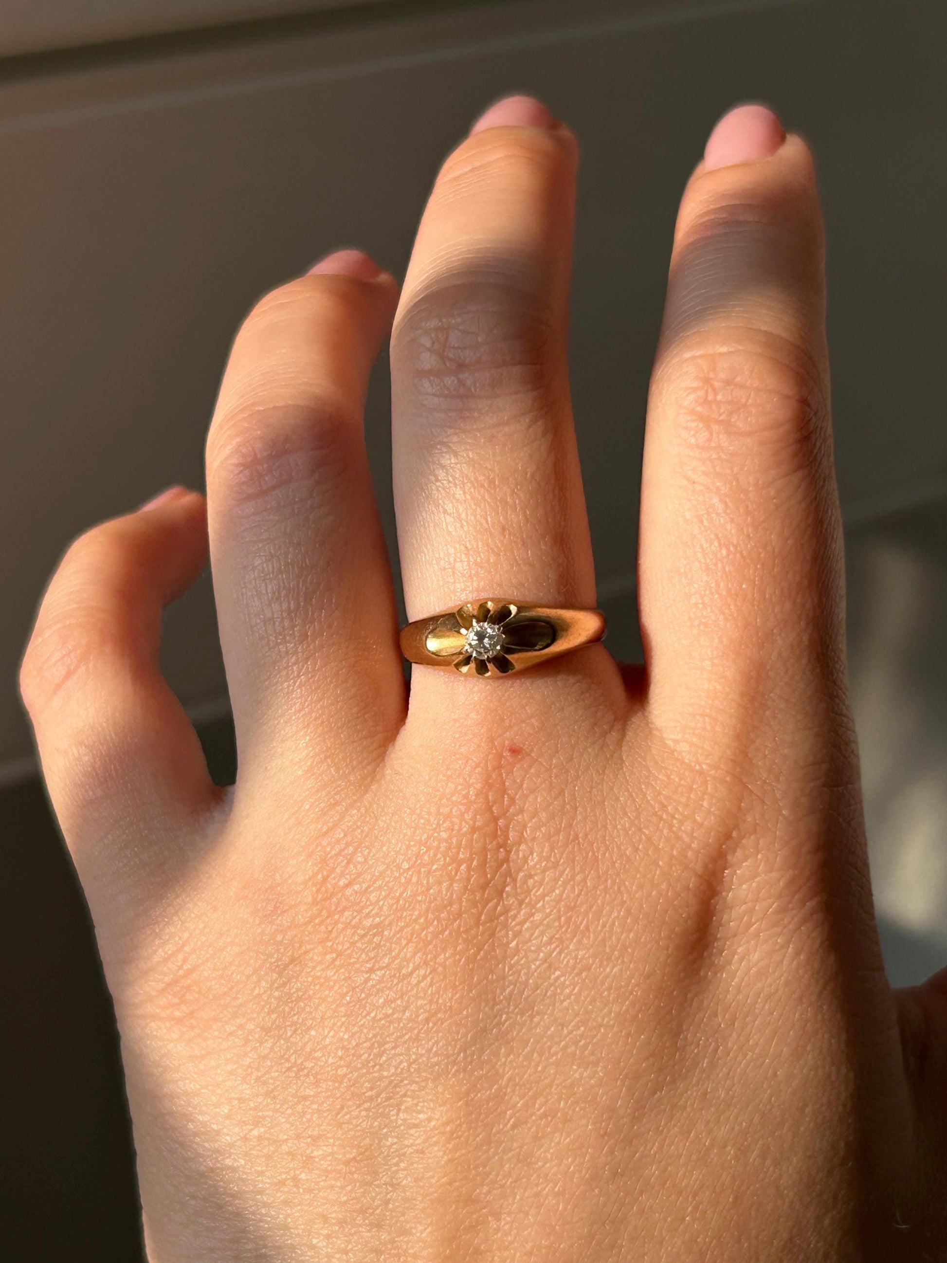 Vintage 18k Yellow Gold Diamond Solitaire Buttercup Ring: Belcher Setting, Size 6.25