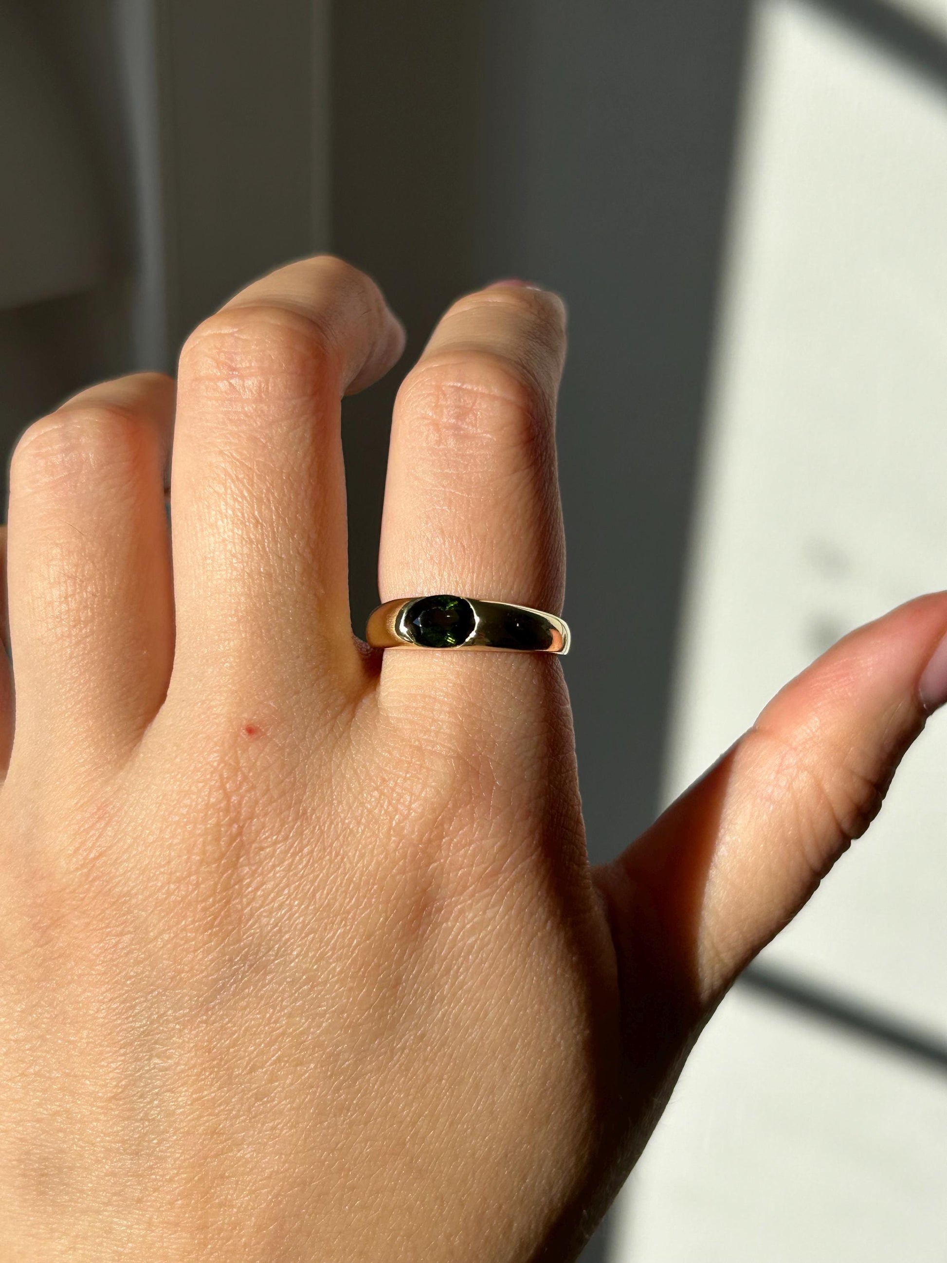 Vintage 18k Solid Yellow Gold Green Garnet Ring, Tsavorite Garnet Ring, Donut Ring, January Birthstone Ring, US Size 6
