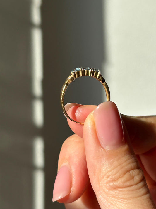 Vintage 18k Gold Aquamarine Ring: Icy Blue March Birthstone, US Size 6