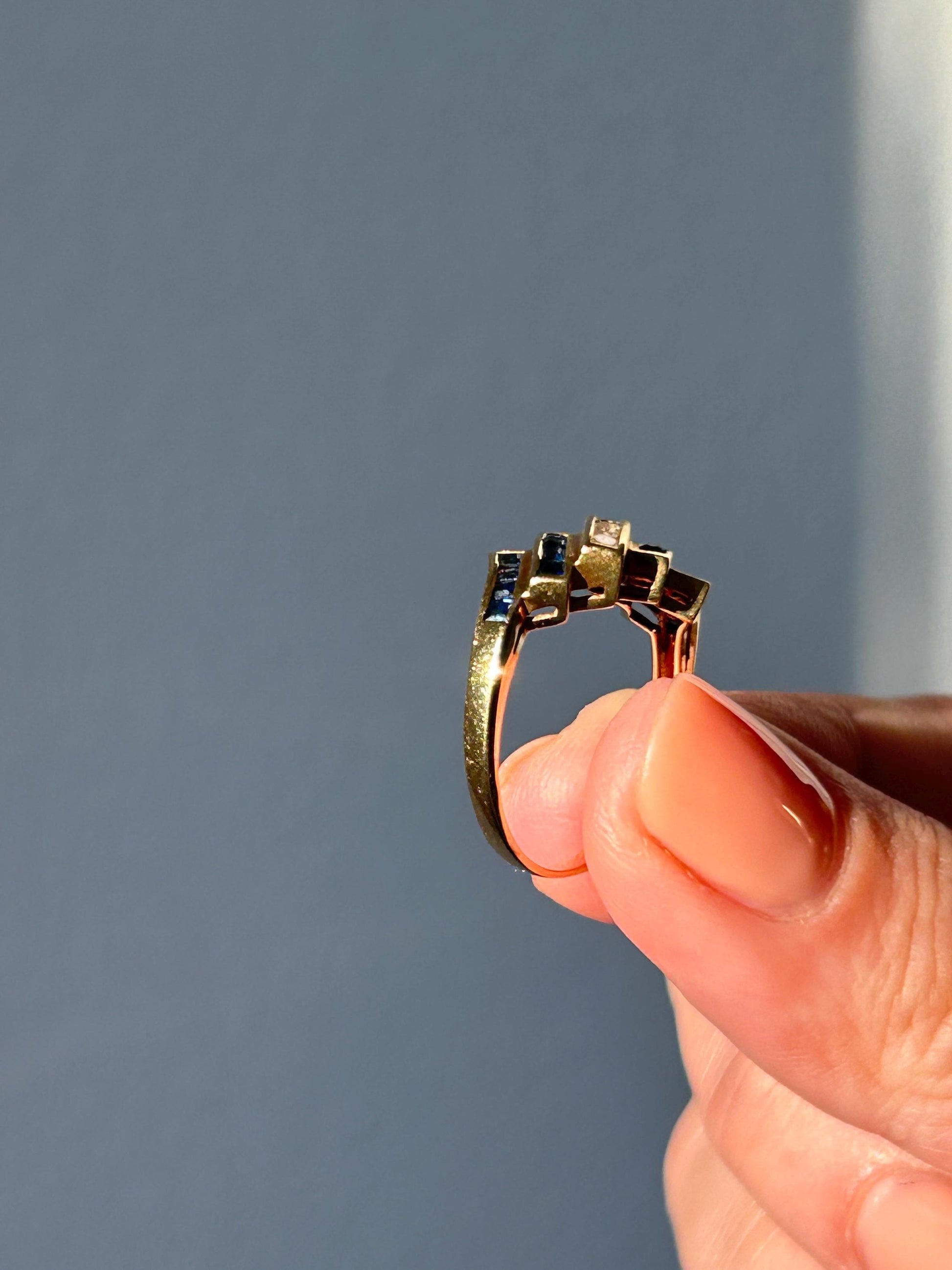 Vintage Art Deco Inspired 18k Gold Diamond & Sapphire Ring - Geometric Zig Zag Design