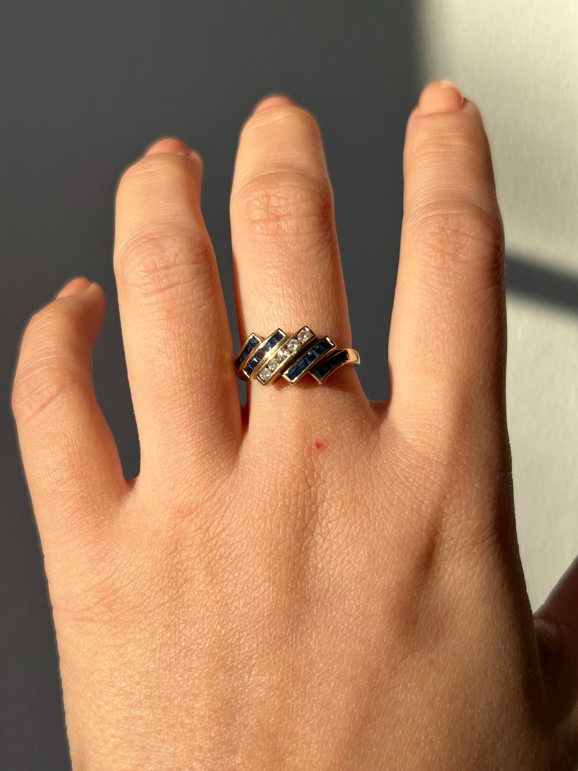 Vintage Art Deco Inspired 18k Gold Diamond & Sapphire Ring - Geometric Zig Zag Design