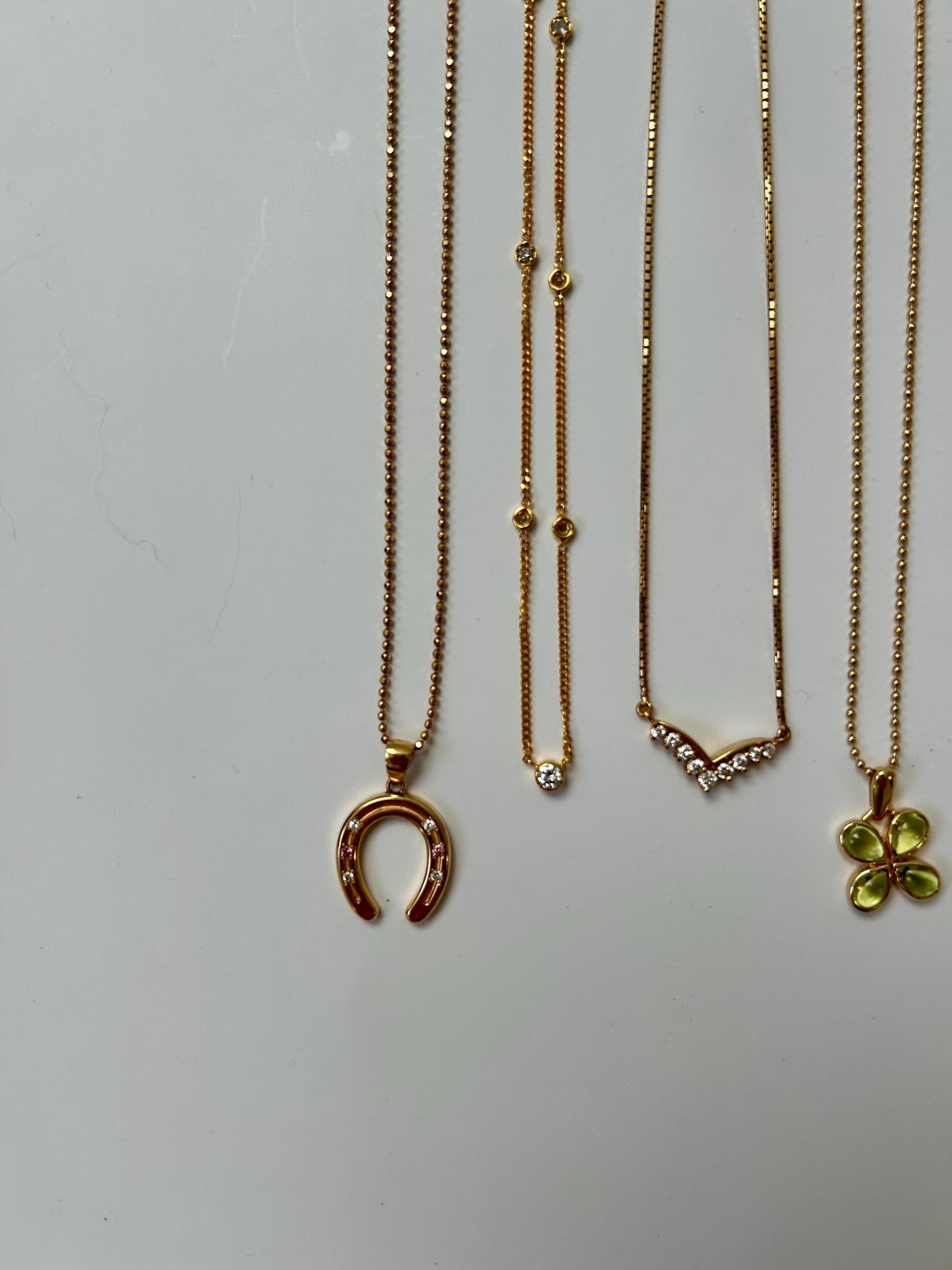 Vintage 18k Gold Peridot Clover Pendant Necklace: August Birthstone
