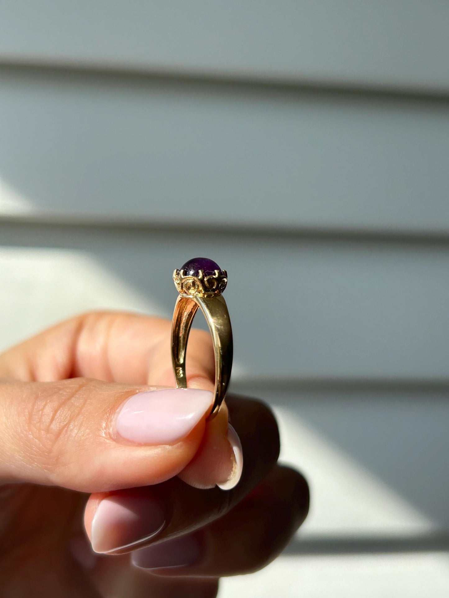 Vintage 18k Solid Yellow Gold Purple Amethyst Cabochon Ring, February Birthstone, Size 7.75