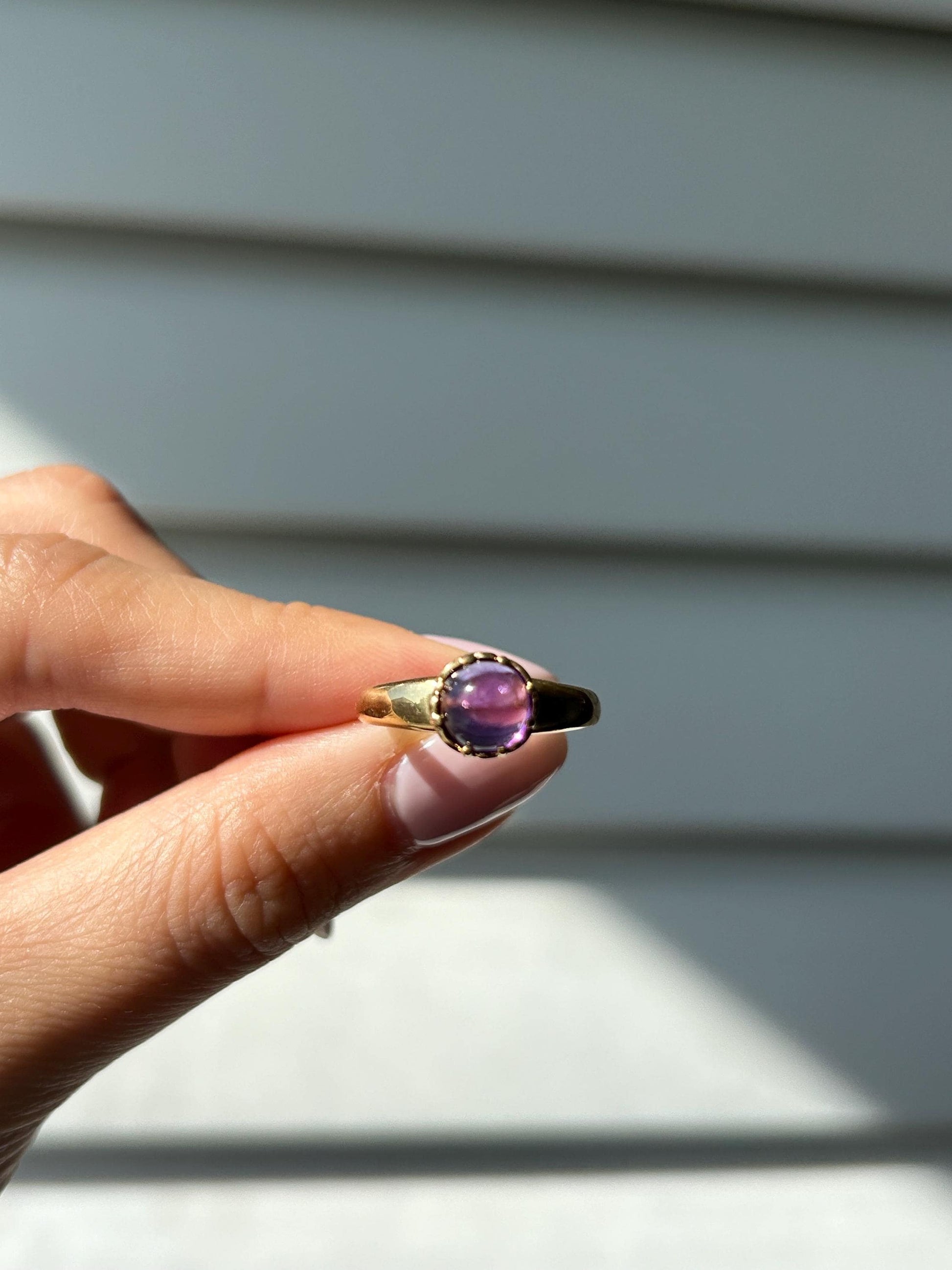 Vintage 18k Solid Yellow Gold Purple Amethyst Cabochon Ring, February Birthstone, Size 7.75