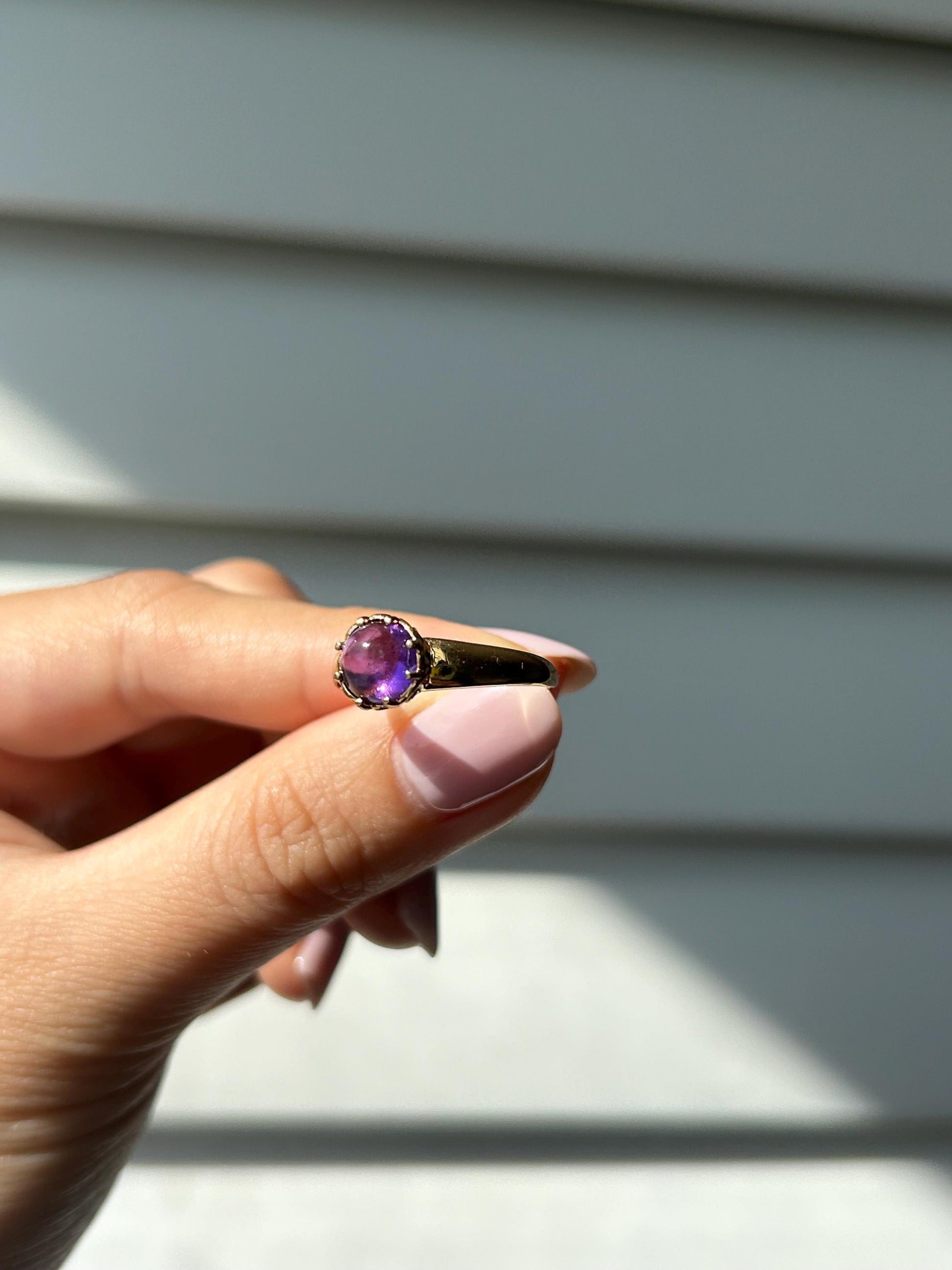 Vintage 18k Solid Yellow Gold Purple Amethyst Cabochon Ring, February Birthstone, Size 7.75