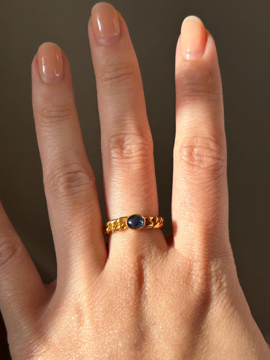 Vintage 18k Gold Curb Link Ring: Bezel Set Sapphire Cabochon, Size 6