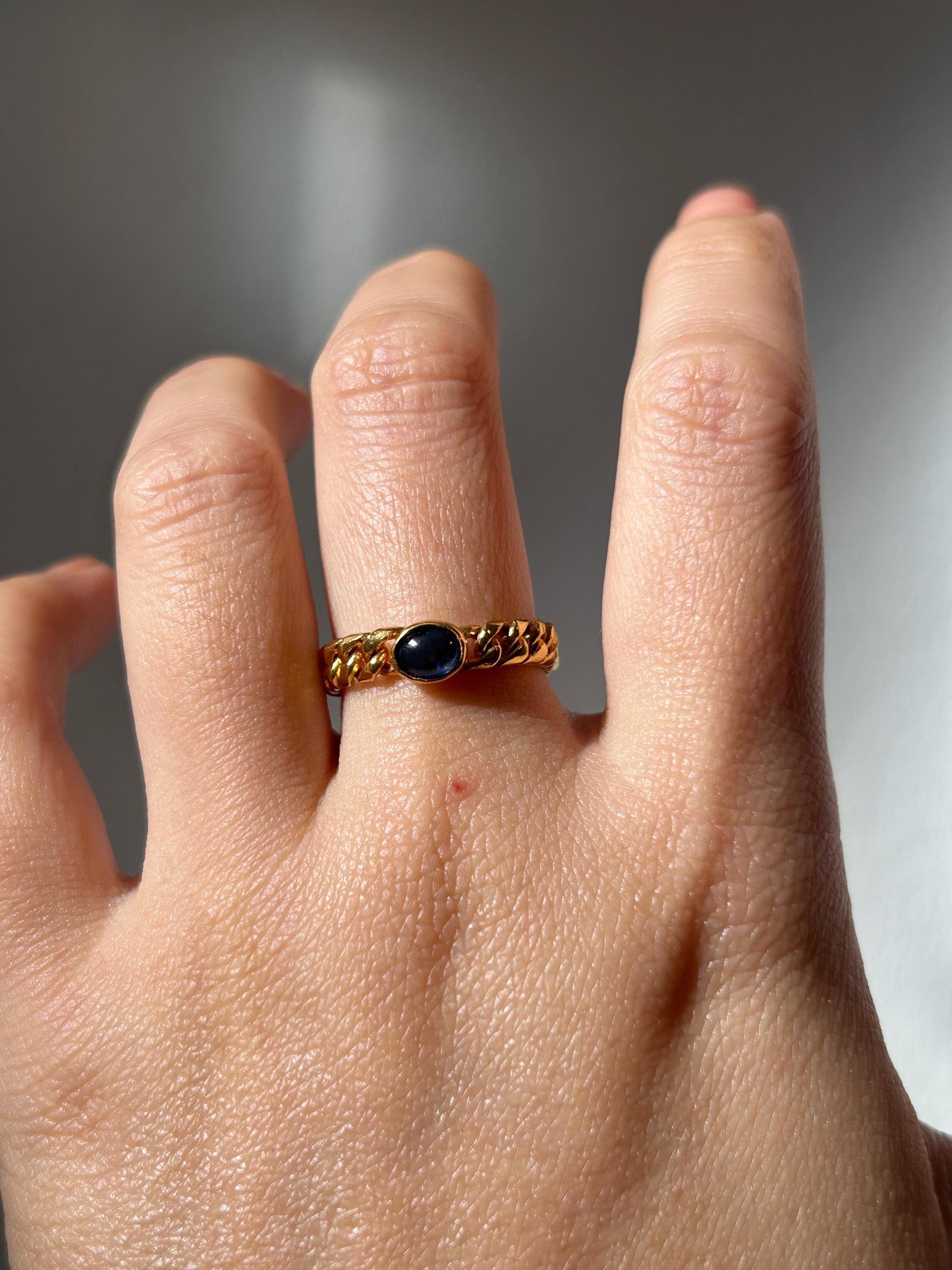 Vintage 18k Gold Curb Link Ring: Bezel Set Sapphire Cabochon, Size 6