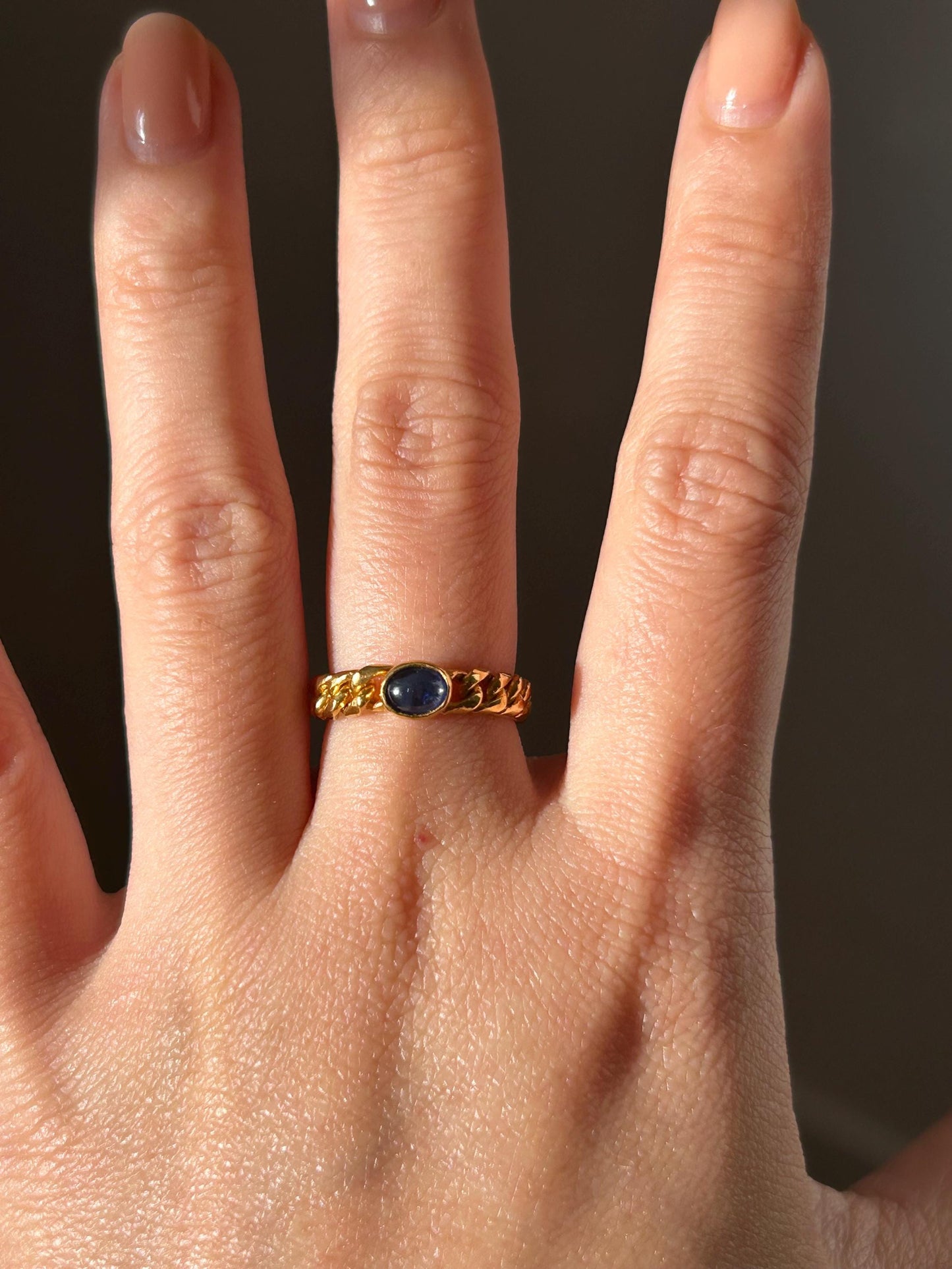 Vintage 18k Gold Curb Link Ring: Bezel Set Sapphire Cabochon, Size 6